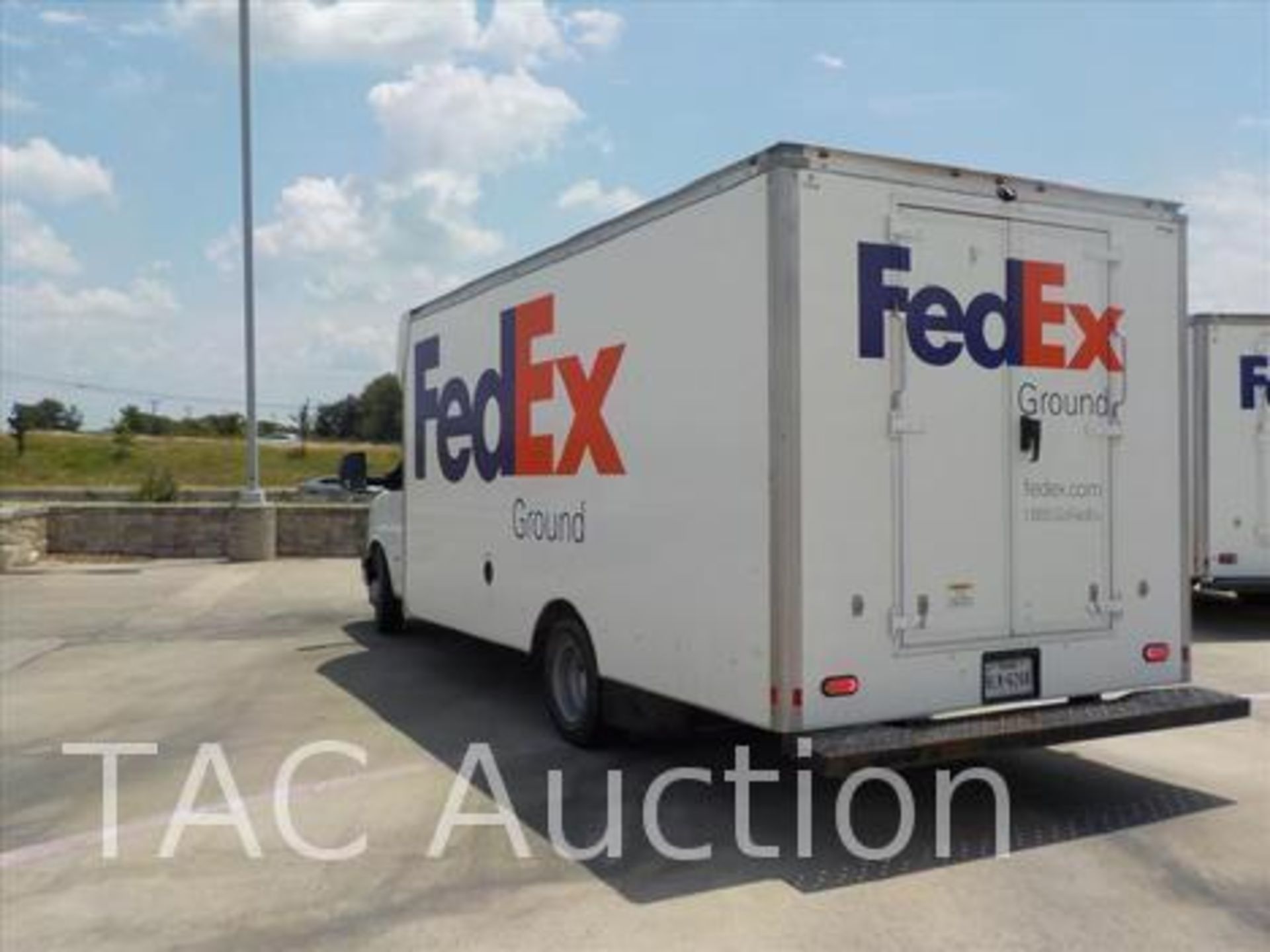 2020 Chevrolet Express 3500 16ft Box Truck - Image 4 of 94