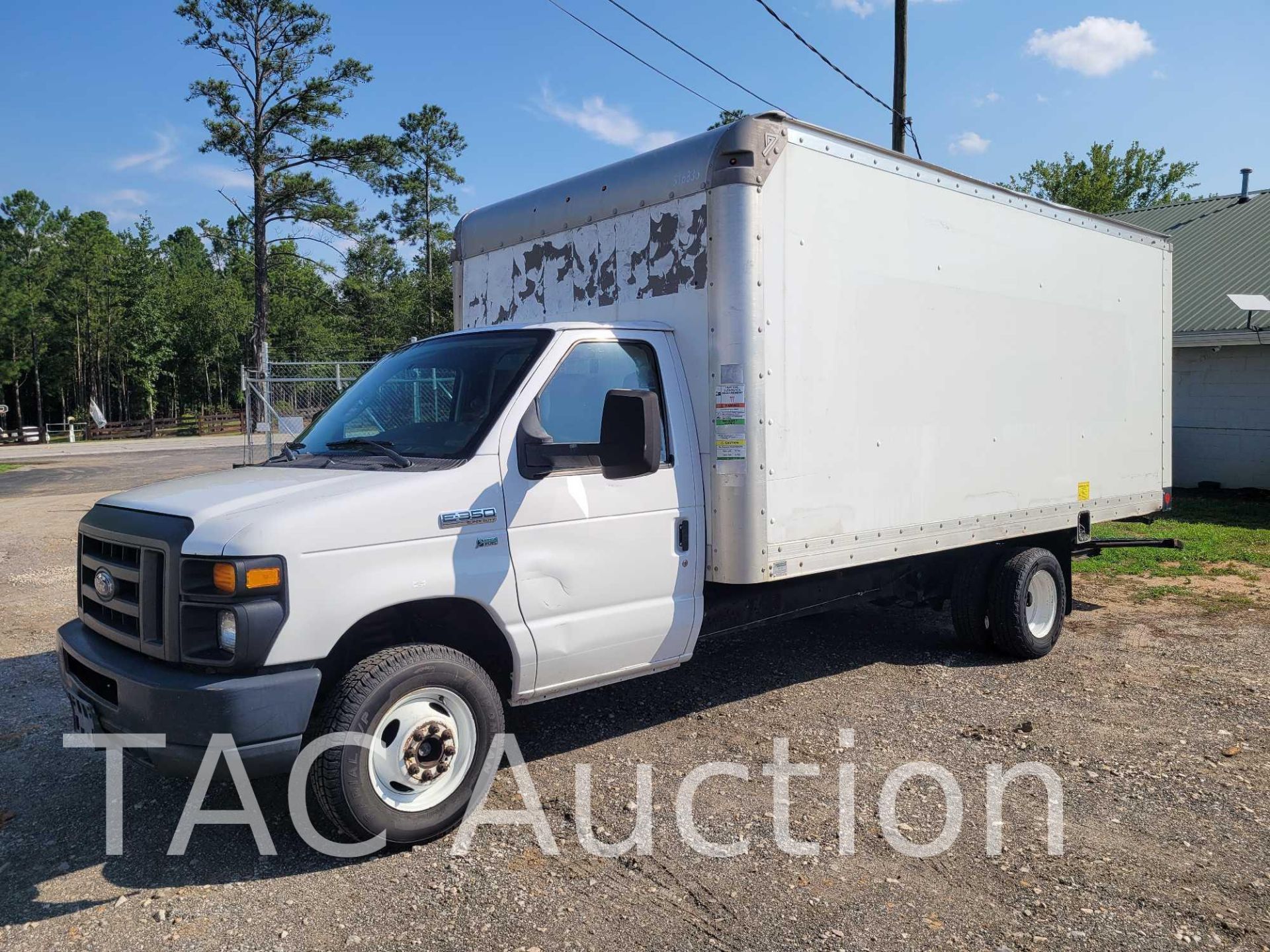 2015 Ford E-350 16ft Box Truck