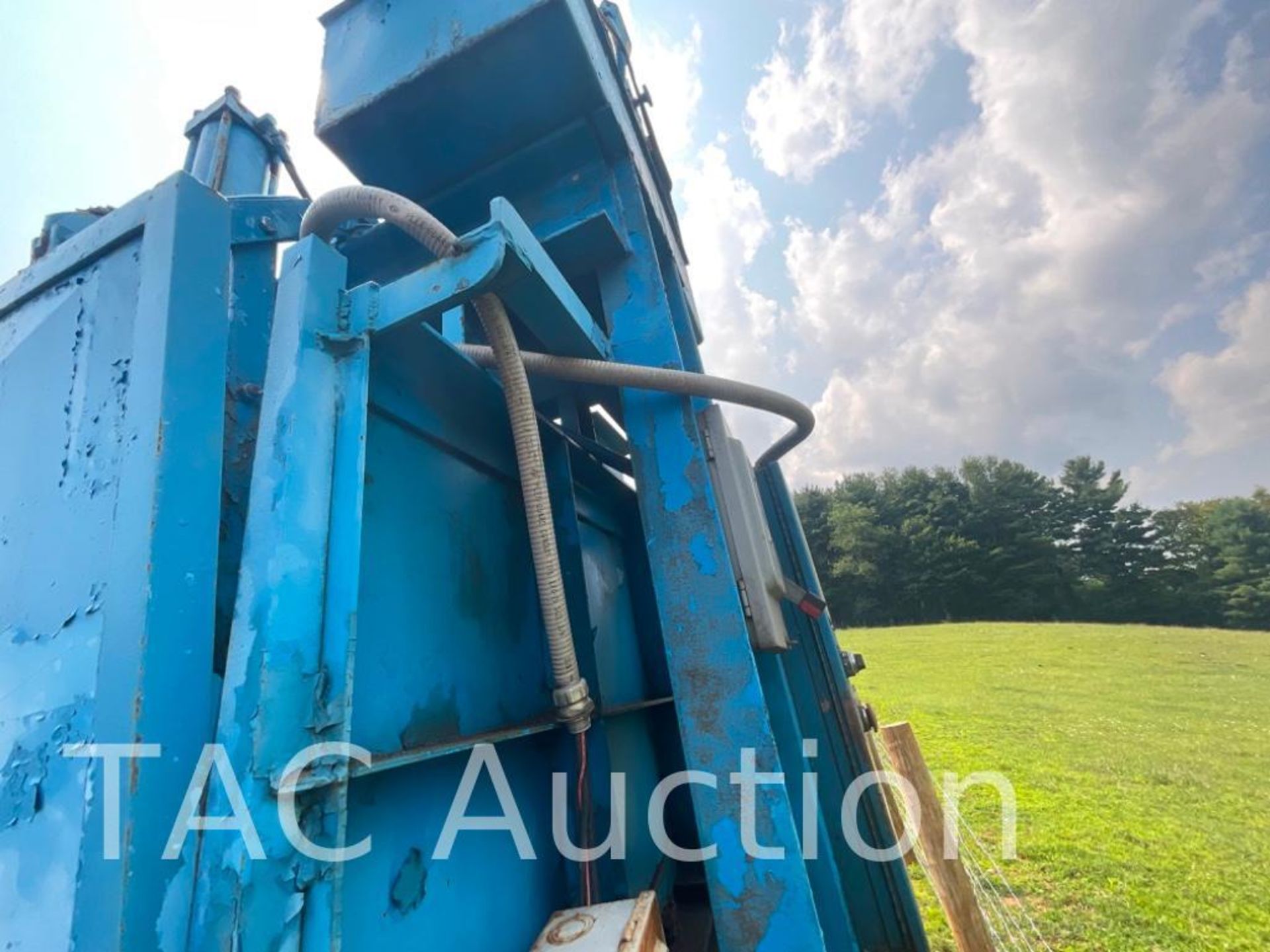 American Baler Hydraulic Cardboard Baler - Image 10 of 13