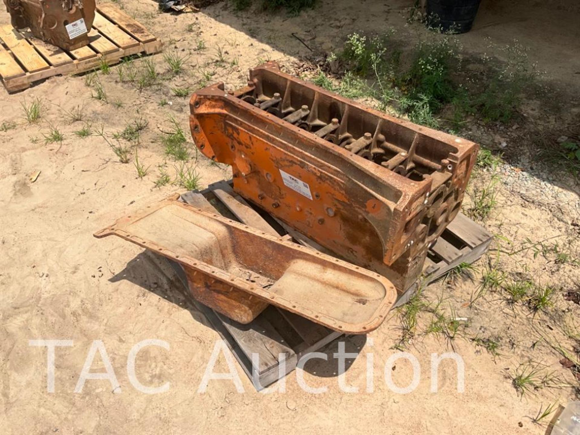 Case 1150 Dozer Engine Block - Image 3 of 5