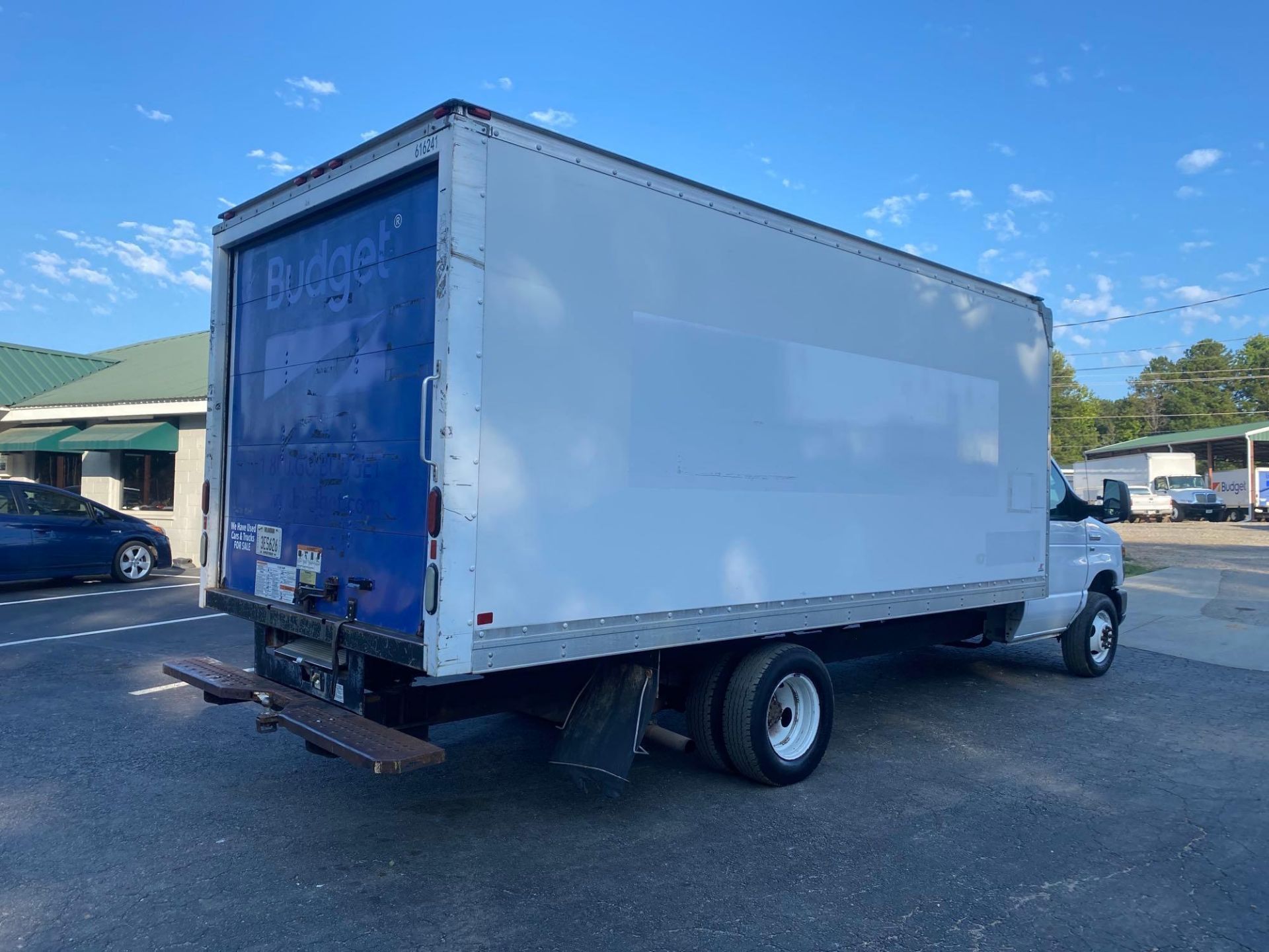 2016 Ford Econoline E-350 16ft Box Truck - Image 6 of 48