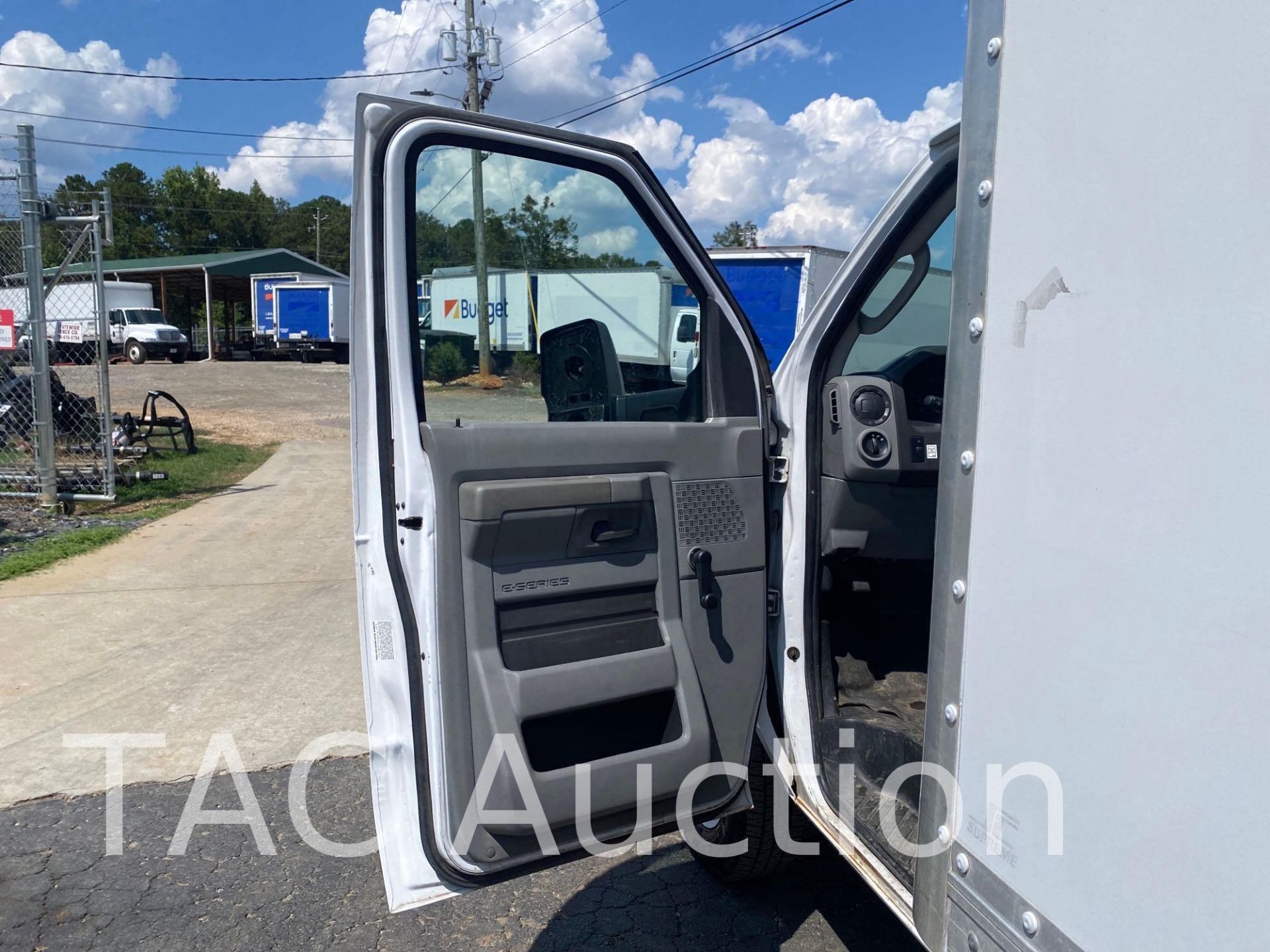 2015 Ford Econoline E-350 16ft Box Truck - Image 7 of 52