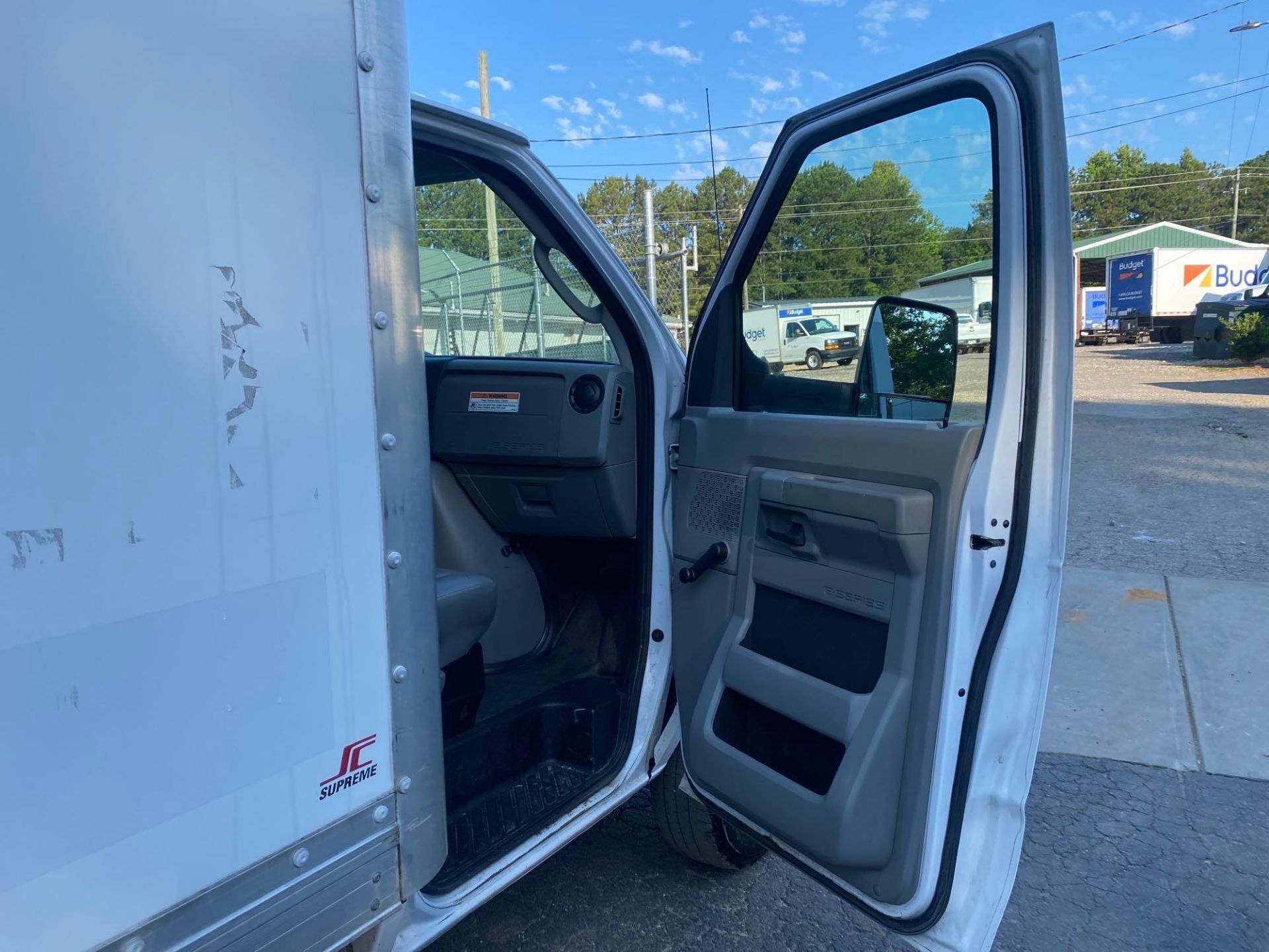 2016 Ford Econoline E-350 16ft Box Truck - Image 16 of 49