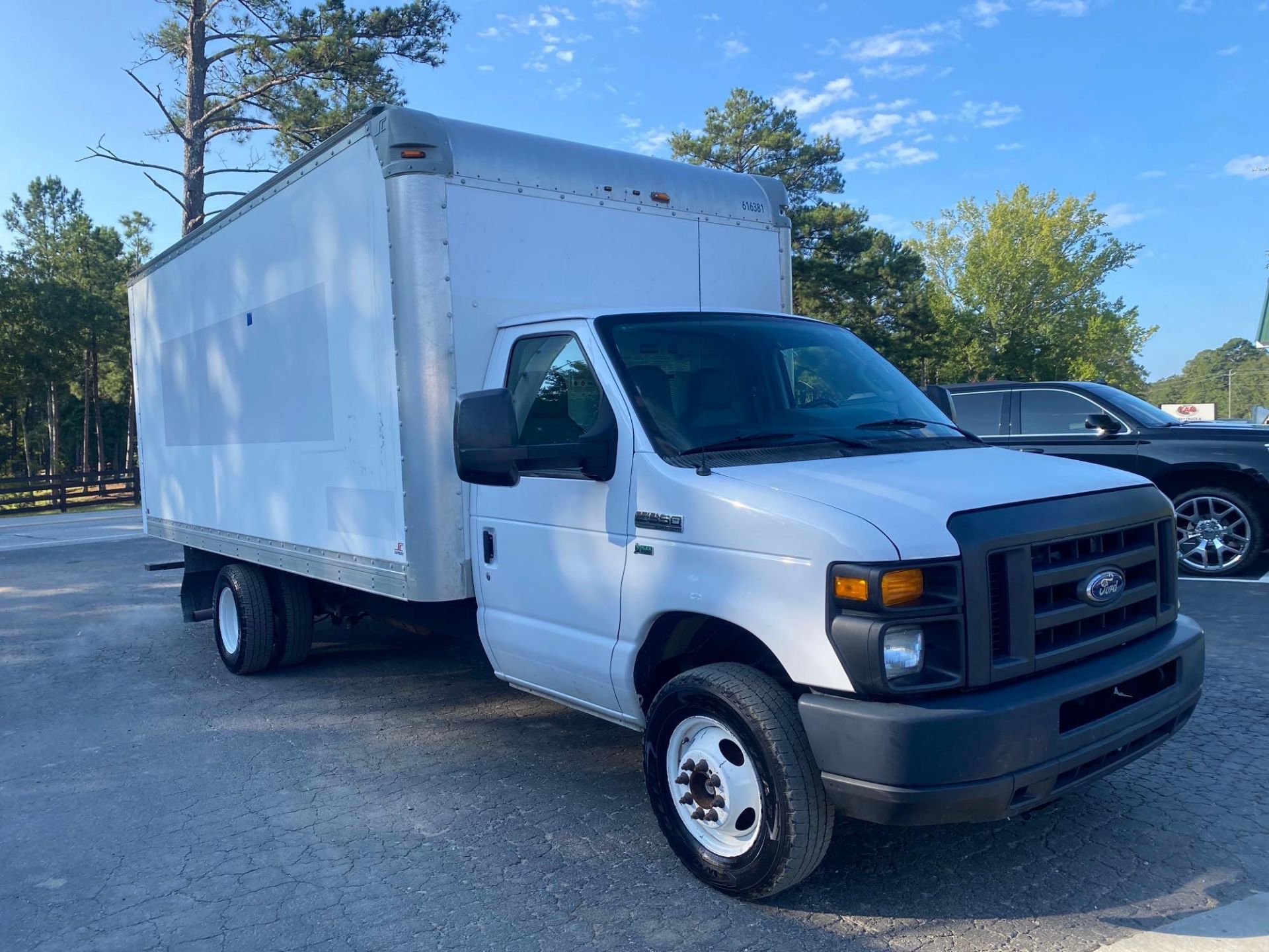 2016 Ford Econoline E-350 16ft Box Truck - Image 3 of 49