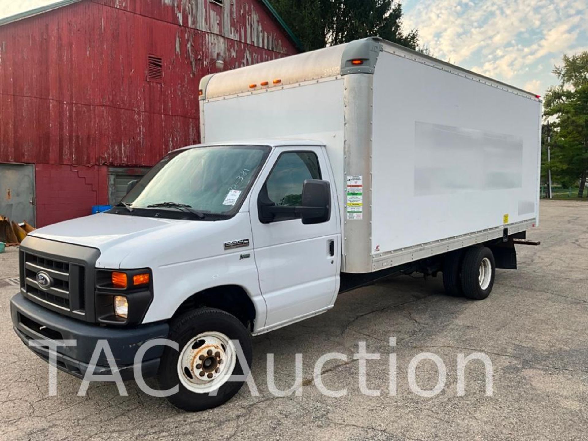 2015 Ford E-350 16ft Box Truck