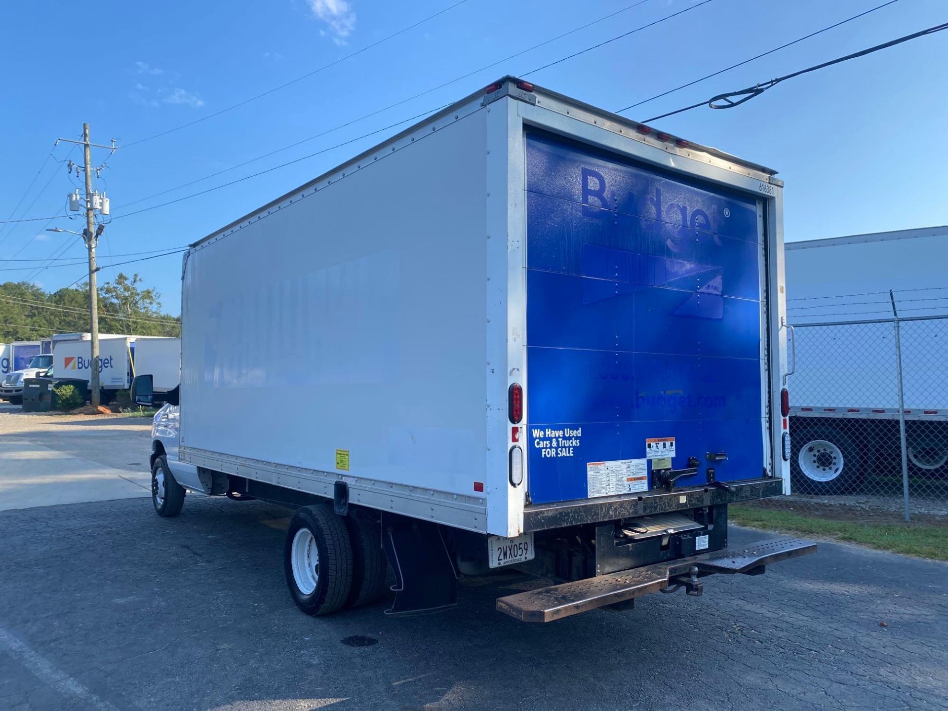 2016 Ford Econoline E-350 16ft Box Truck - Image 4 of 49