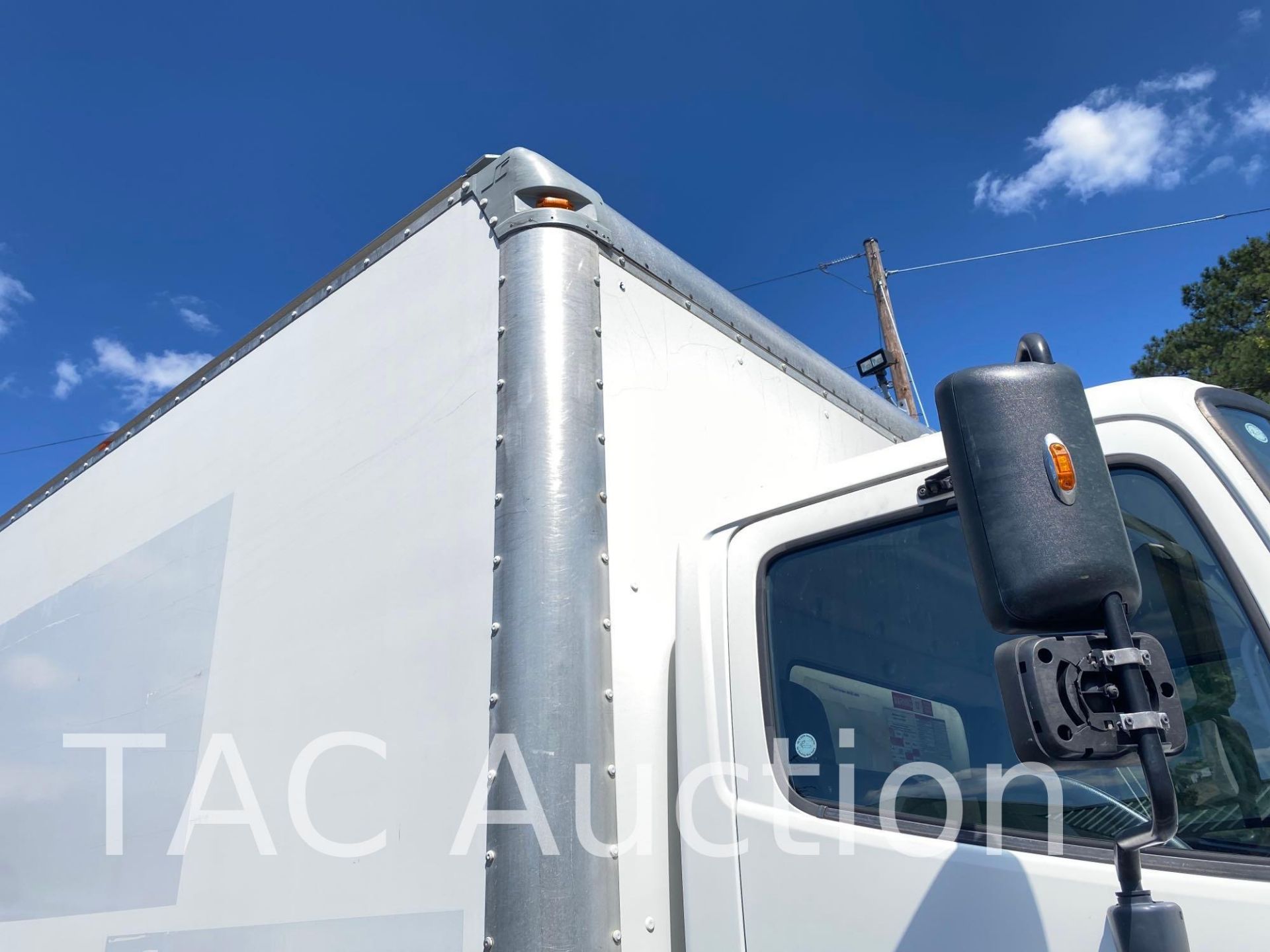 2016 Hino 268 26ft Box Truck - Image 21 of 59