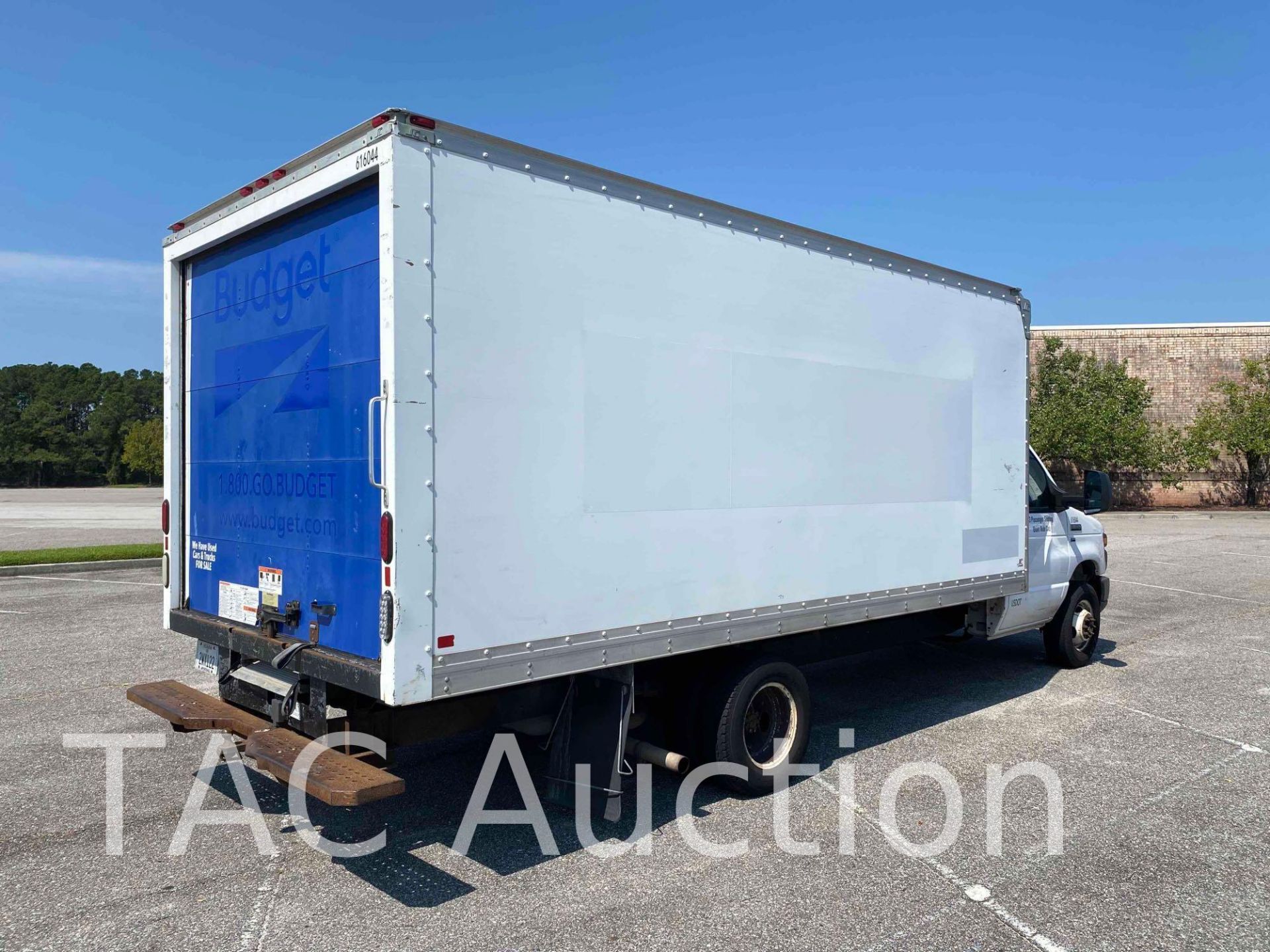 2016 Ford E-350 Box Truck - Image 4 of 49