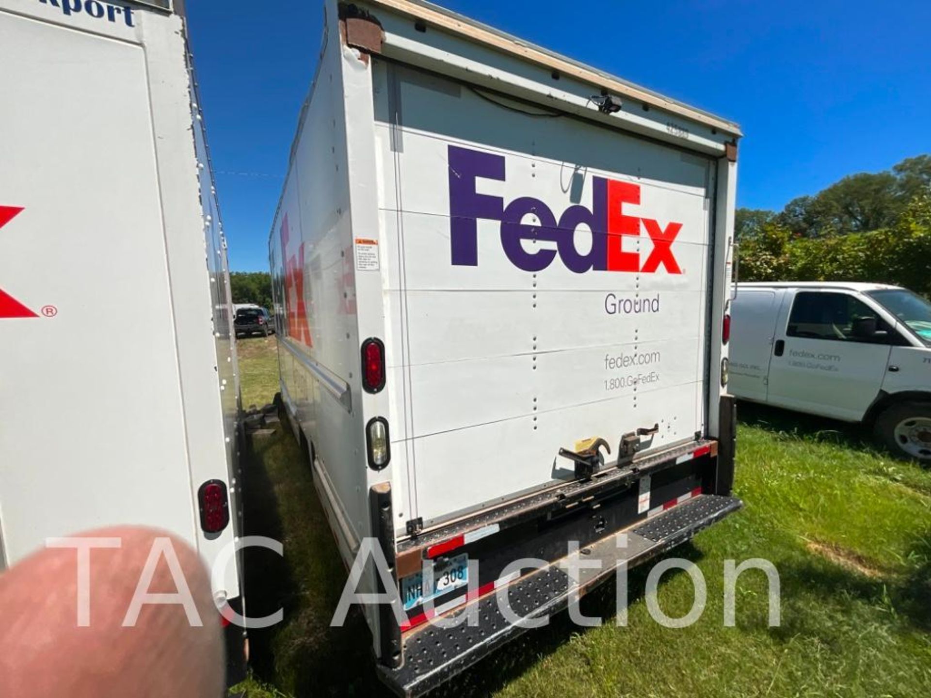 2016 Ford E-350 16ft Box Truck - Image 5 of 50