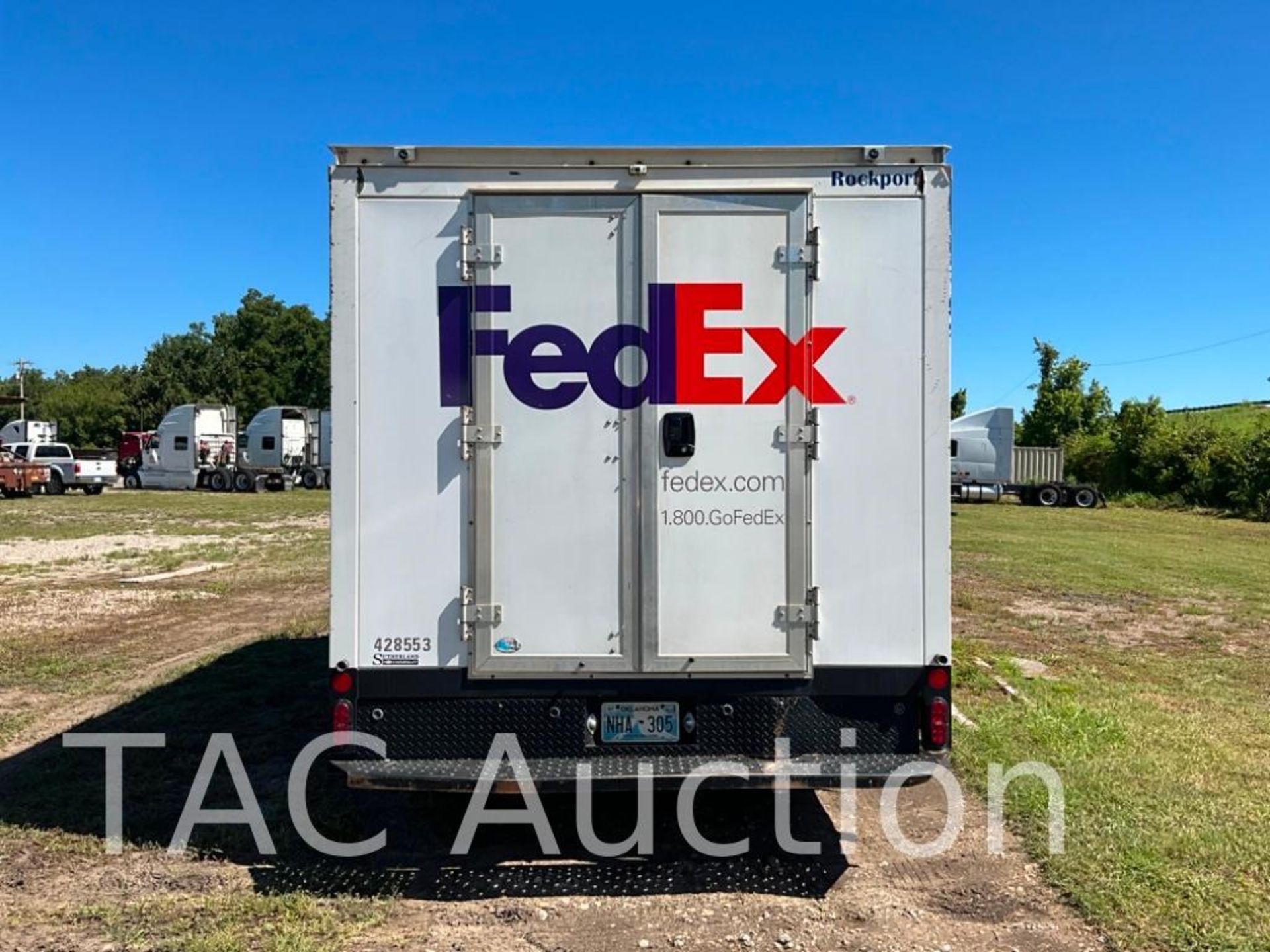 2019 Chevrolet Express 14ft Box Truck - Image 5 of 47