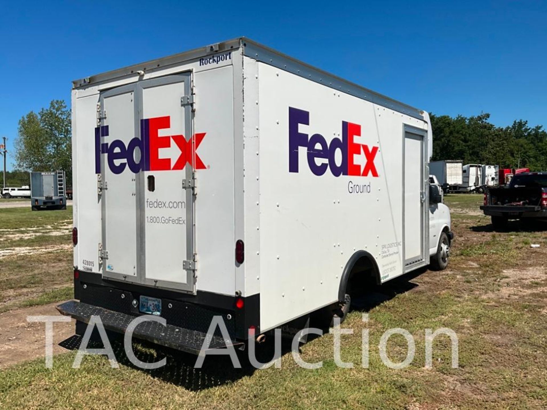 2019 Chevrolet Express 14ft Box Truck - Image 6 of 48