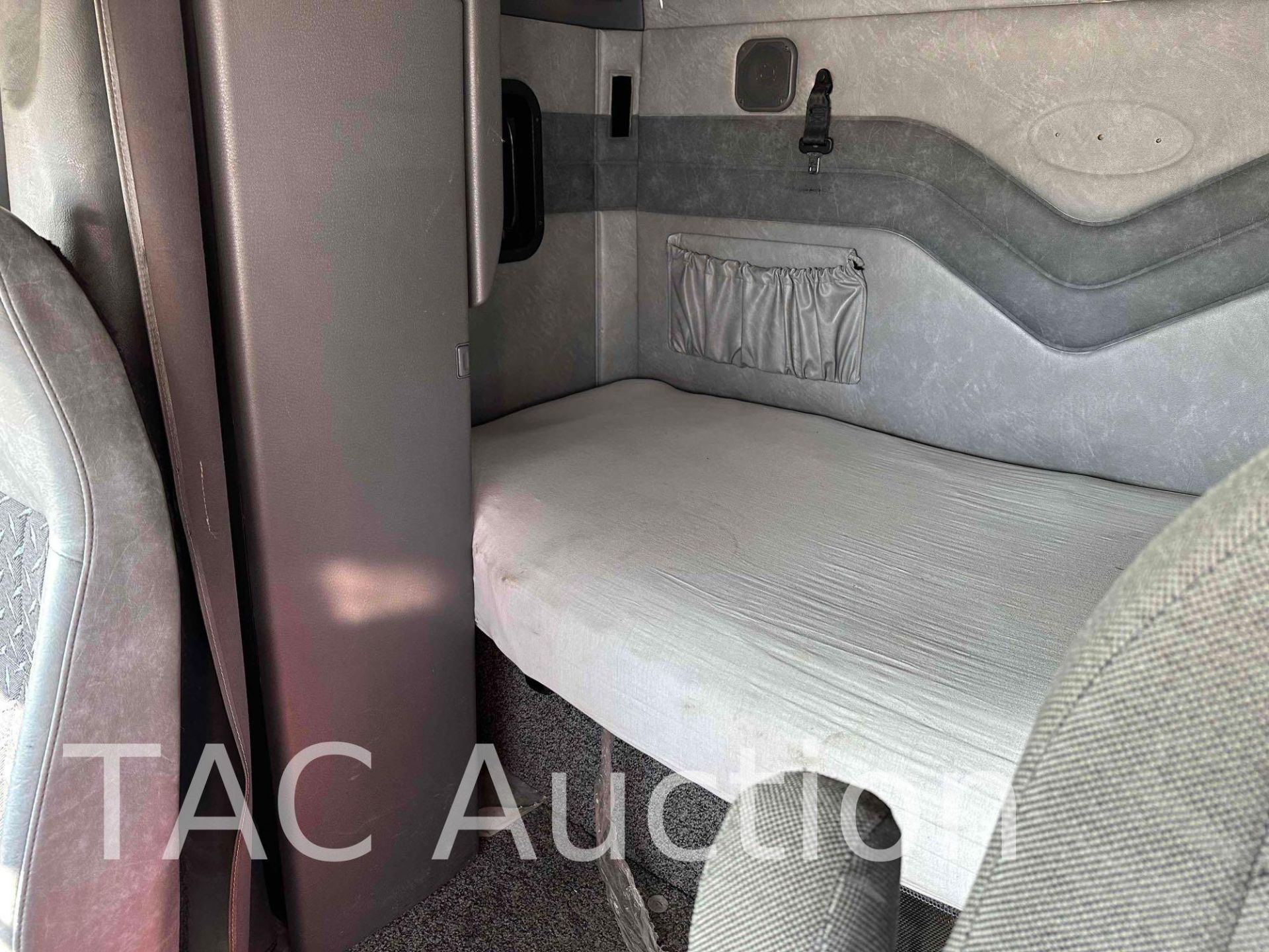 2015 Mack CXU613 Sleeper Truck - Image 16 of 56