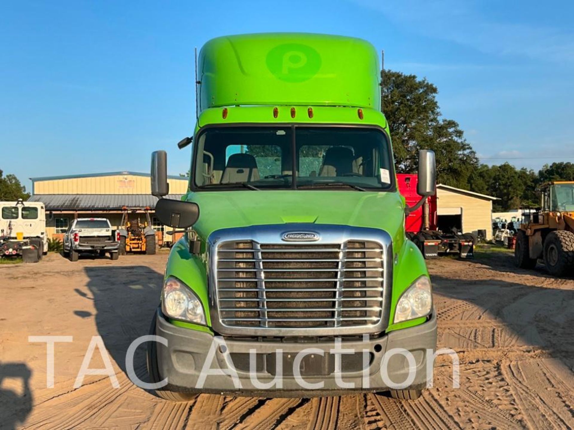 2017 Freightliner Cascadia Day Cab - Image 17 of 114
