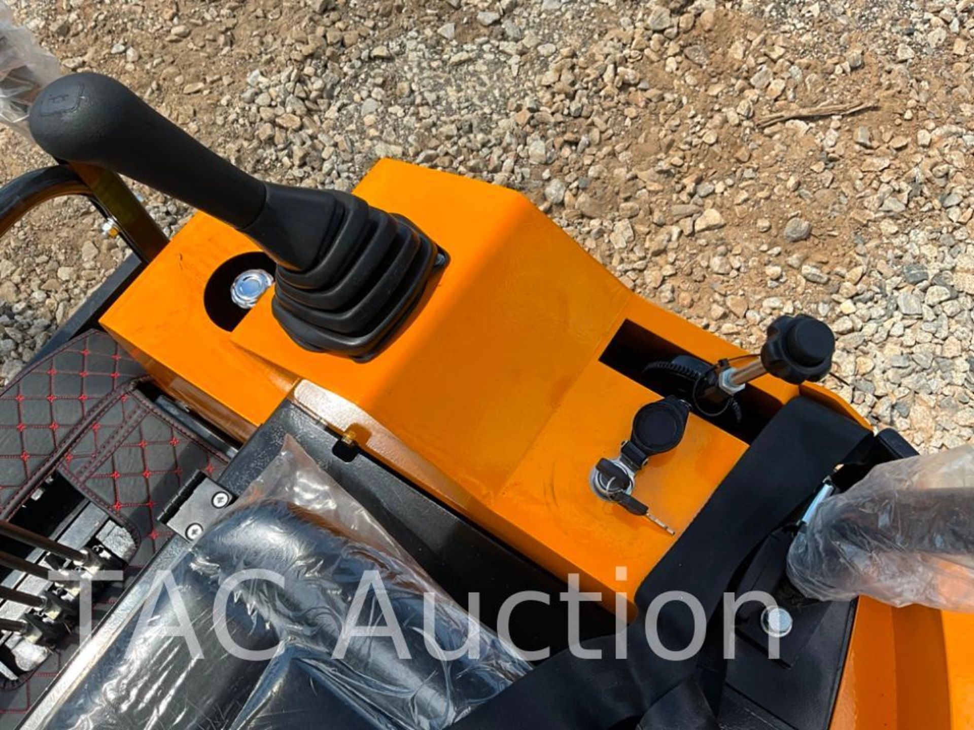 New 2023 VICSEC Crawler Mini Excavator - Image 14 of 19