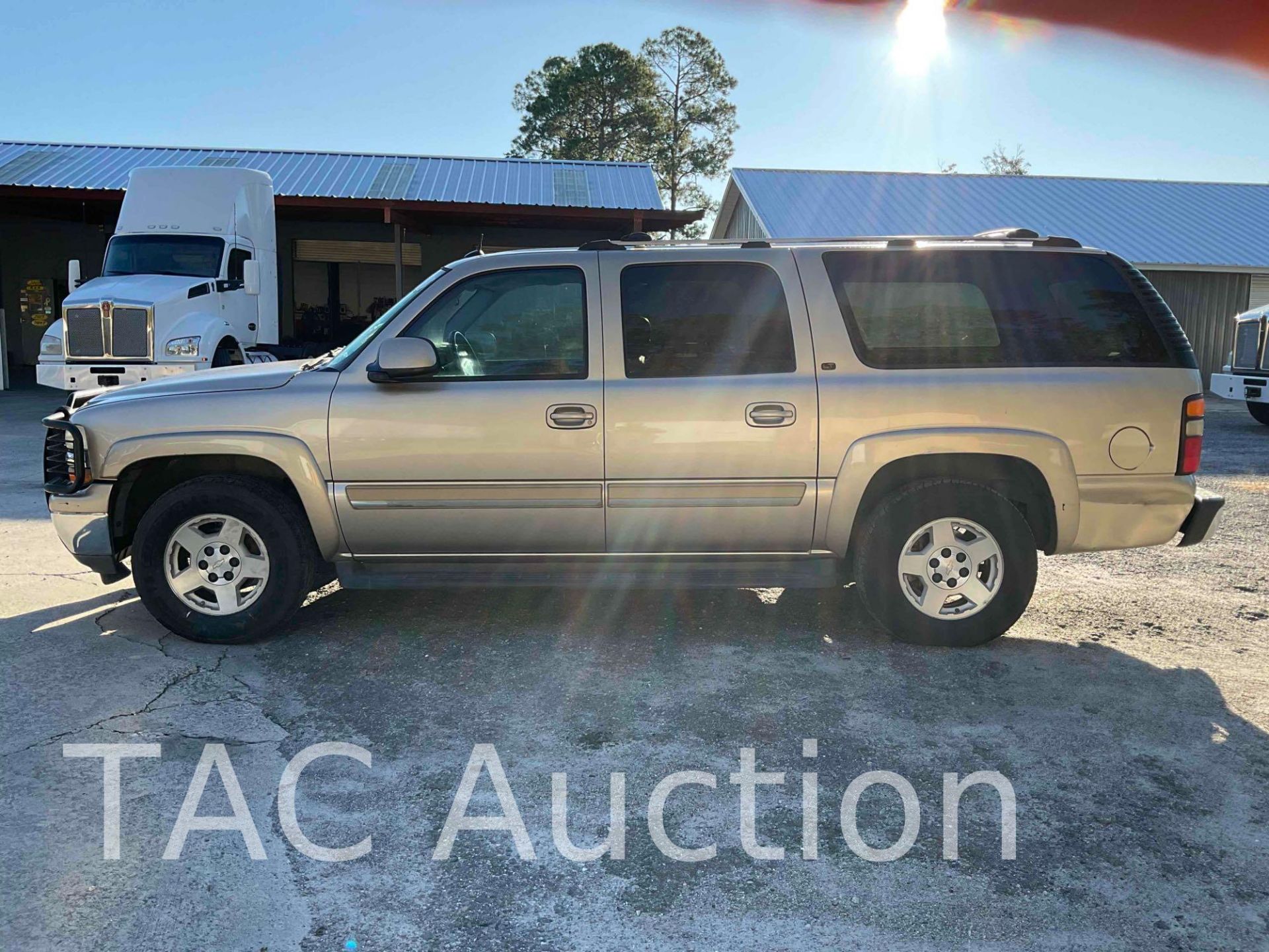 2005 Chevrolet Suburban LT SUV - Image 2 of 57