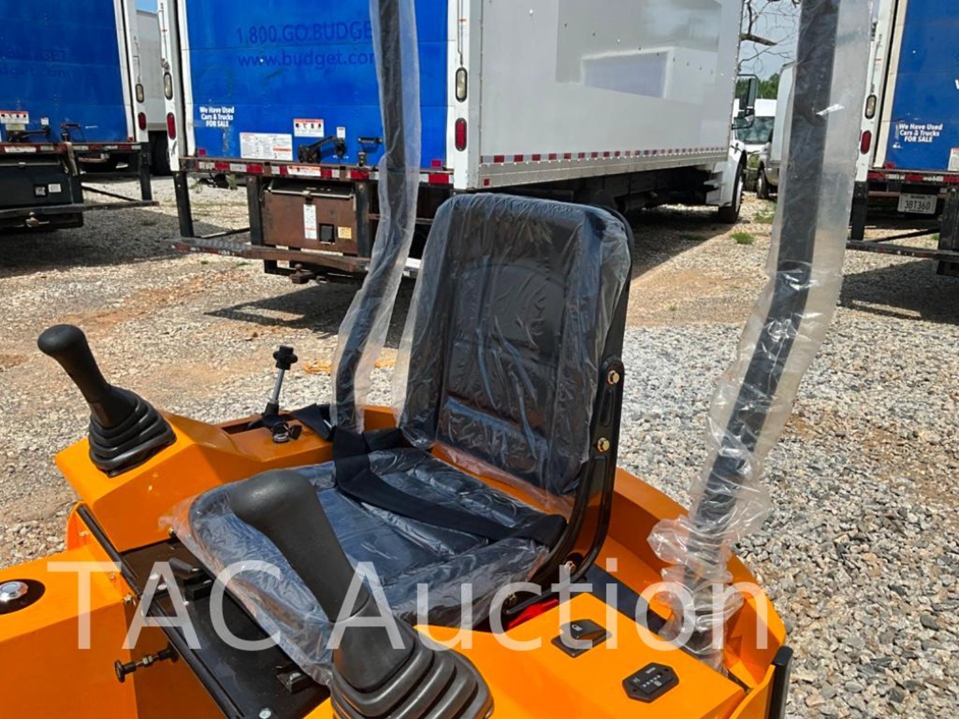 New 2023 VICSEC Crawler Mini Excavator - Image 11 of 19