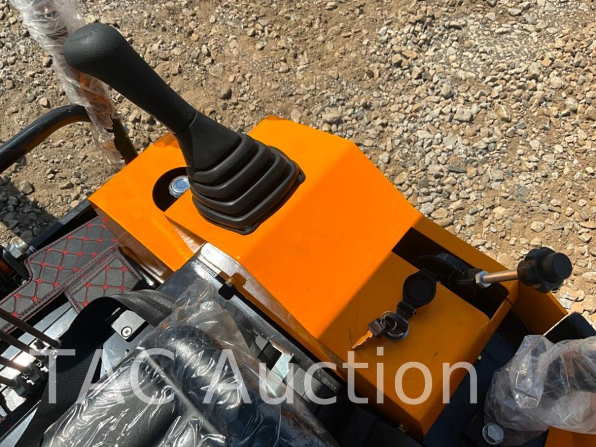 New 2023 VICSEC Crawler Mini Excavator - Image 14 of 18