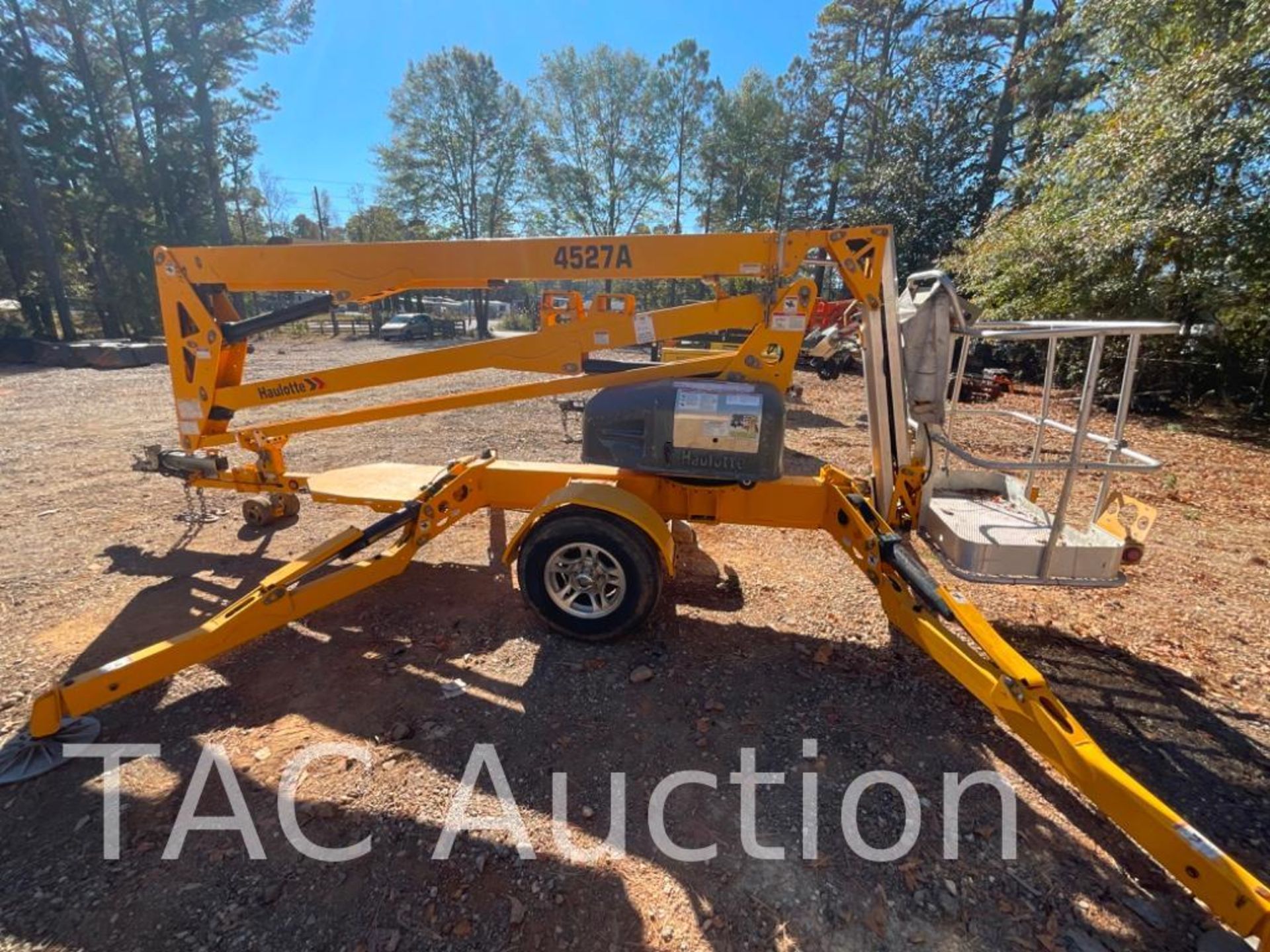 2017 Haulotte 45A17 Towable Articulated/Telescopic Boom Lift - Image 6 of 13