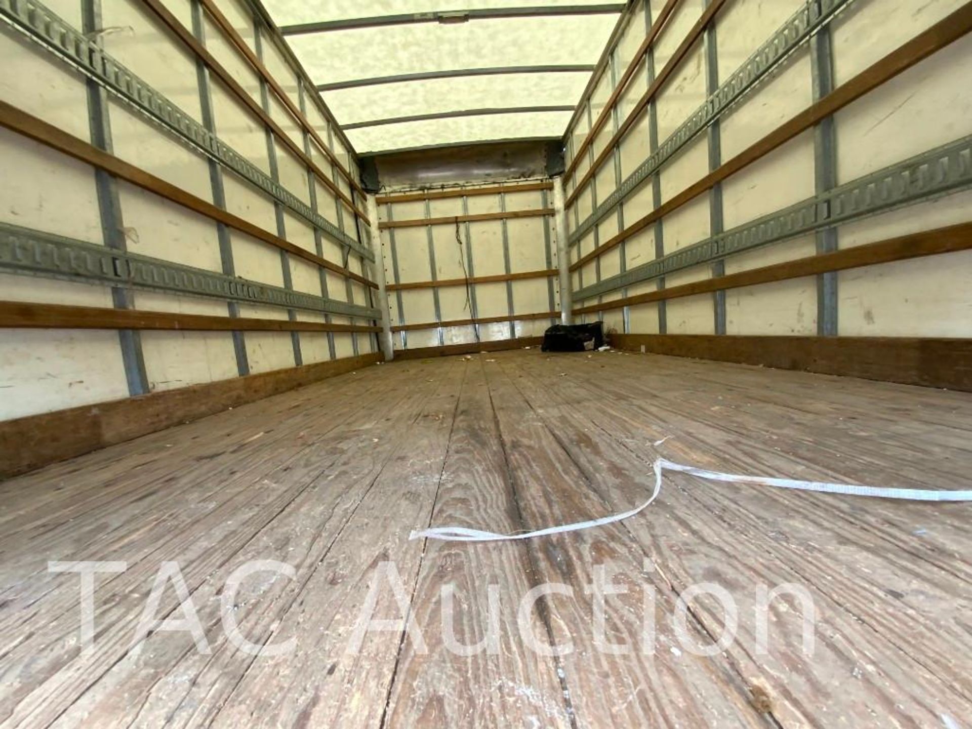 2018 Isuzu NPR 16ft Box Truck - Image 19 of 62