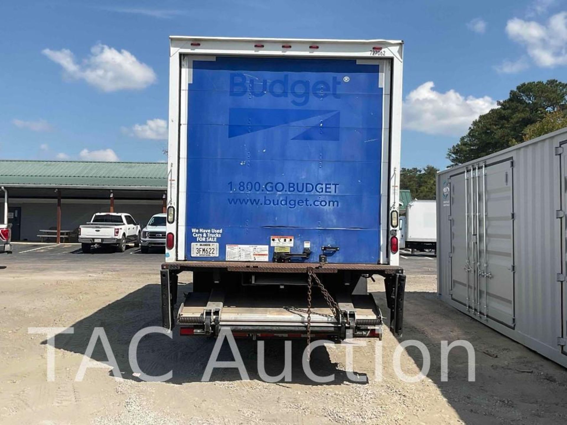 2017 Hino 268 26ft Box Truck - Image 5 of 36