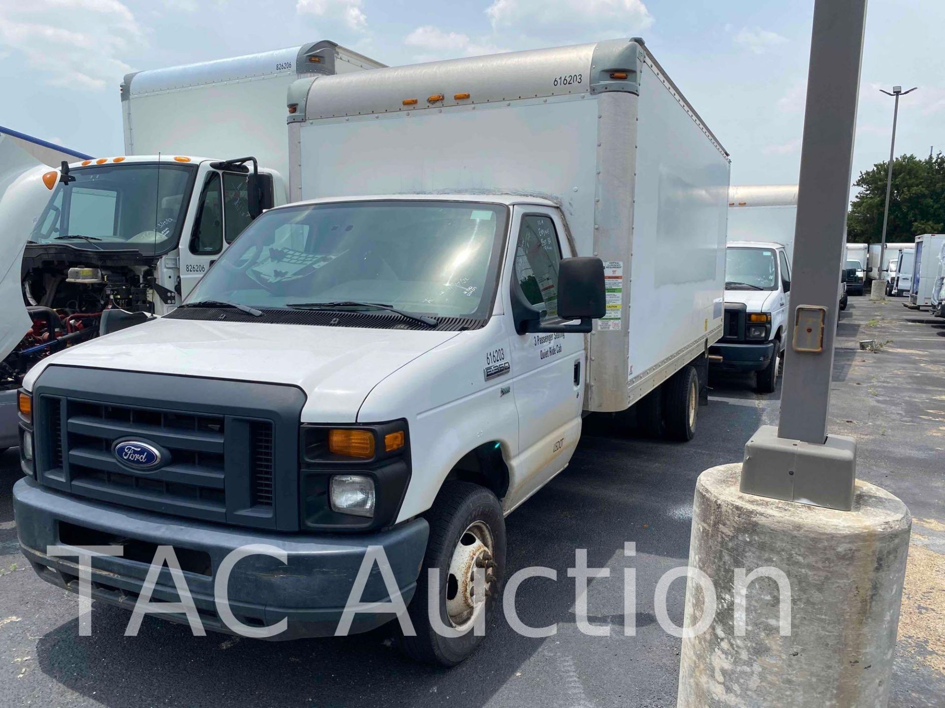 2016 Ford E-350 16ft Box Truck