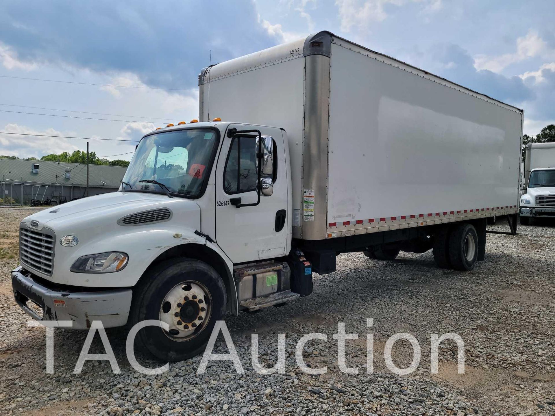 2016 Freightliner M2106 26ft Box Truck