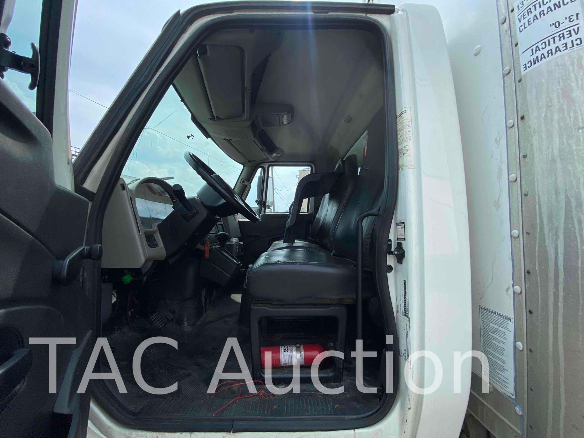 2017 International Durastar 4300 26ft Box Truck - Image 21 of 63