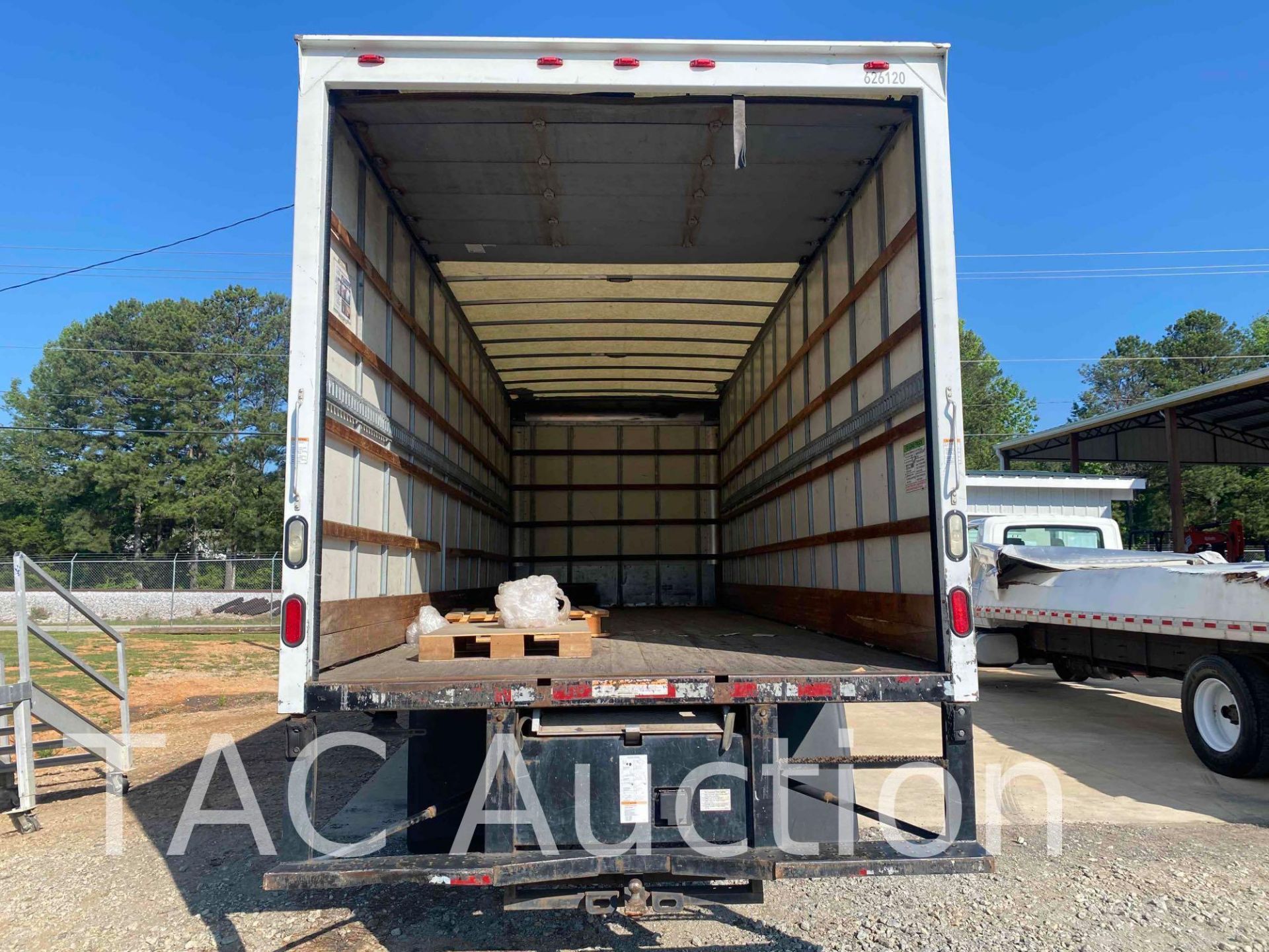 2016 Freightliner M2106 26ft Box Truck - Image 39 of 61