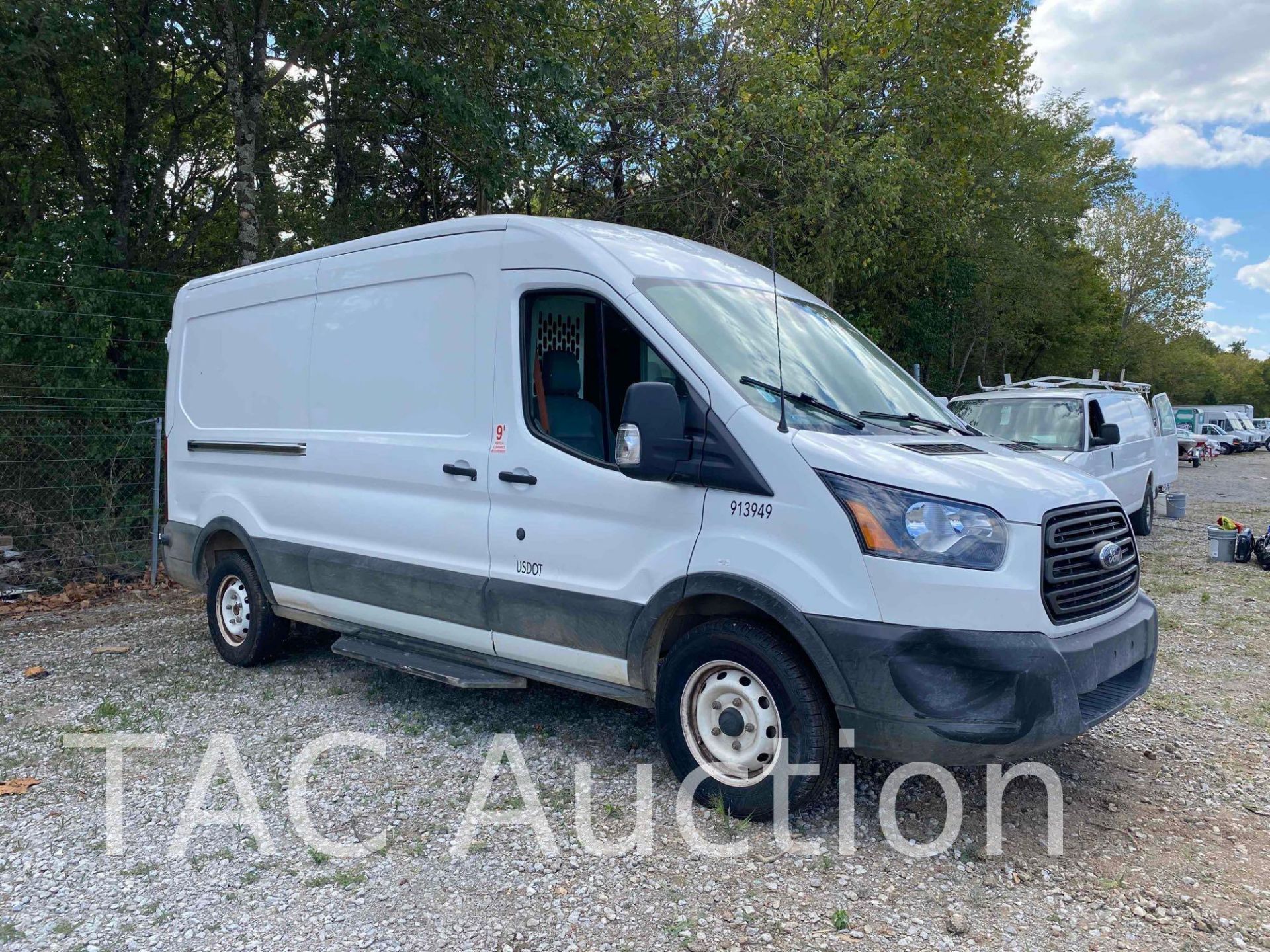 2019 Ford Transit 150 Cargo Van - Bild 3 aus 49