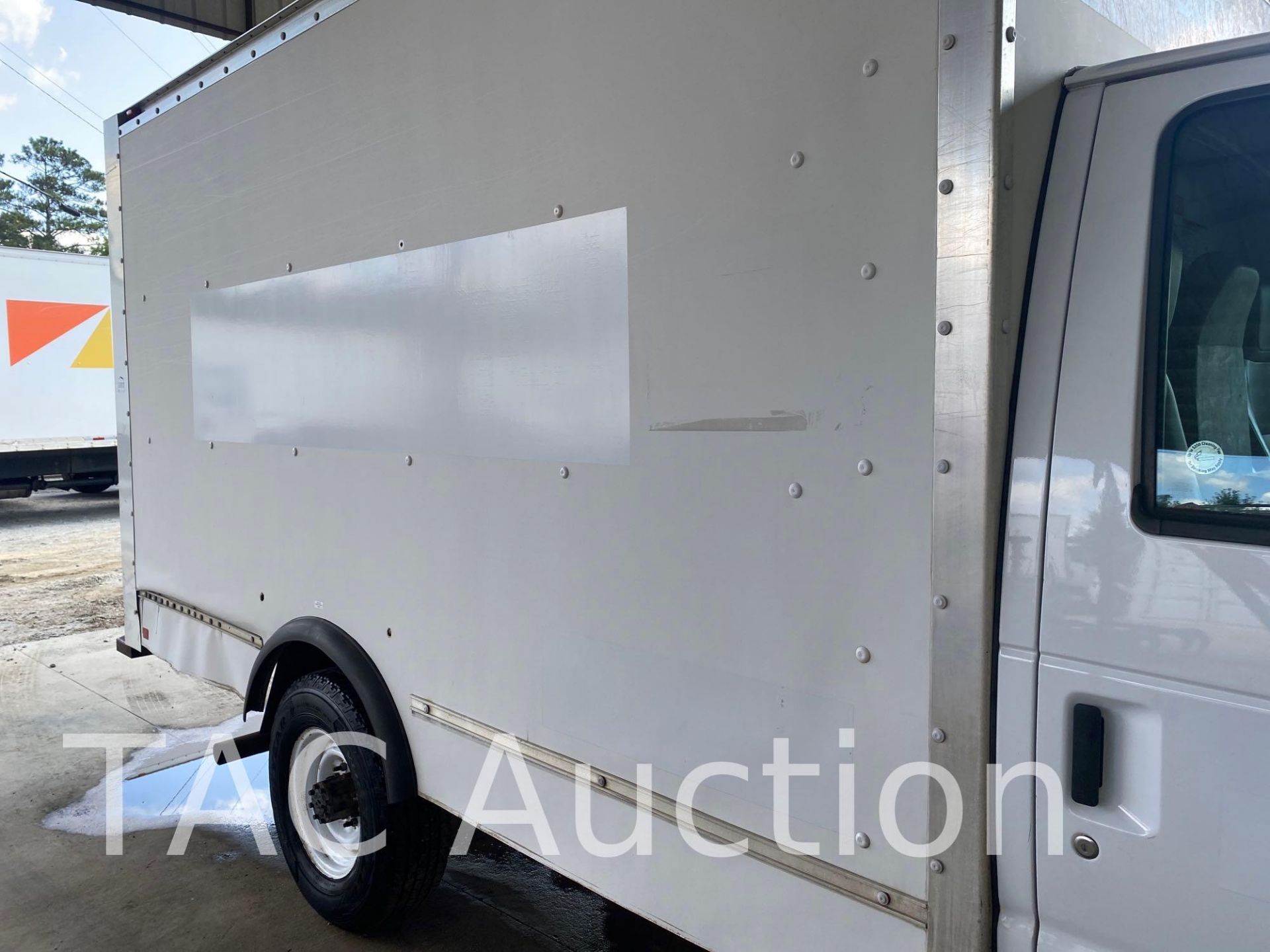 2015 Ford Econoline E-350 12ft Box Truck - Image 21 of 44