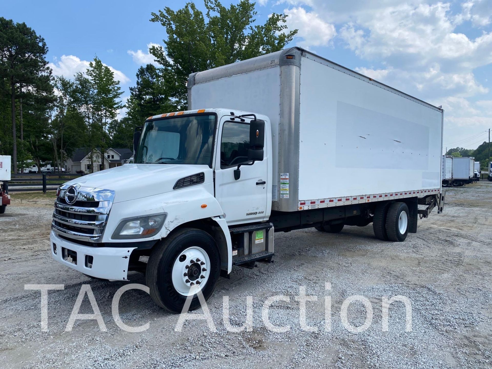 2017 Hino 268 26ft Box Truck