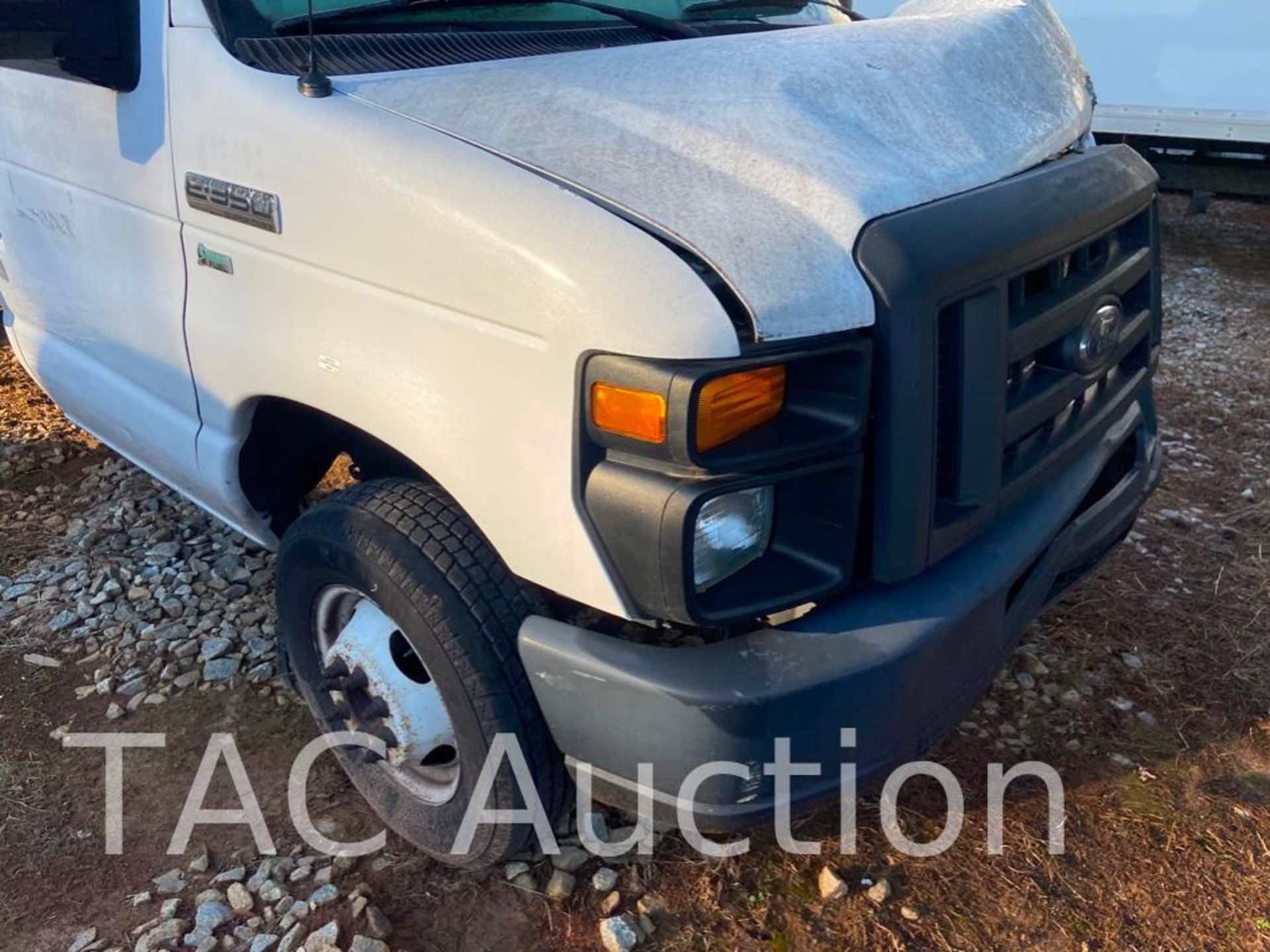 2016 Ford E-350 16ft Box Truck - Image 15 of 75