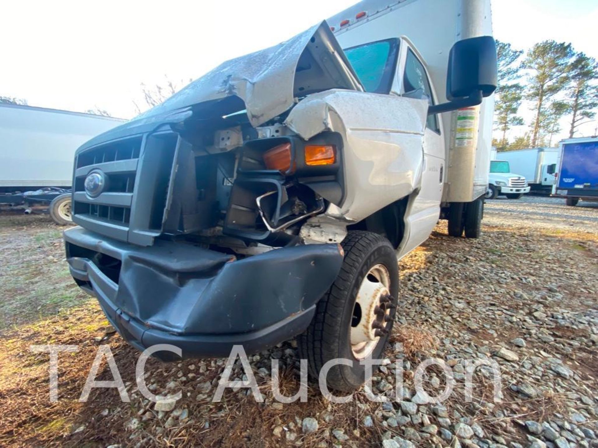 2016 Ford E-350 16ft Box Truck - Image 8 of 75