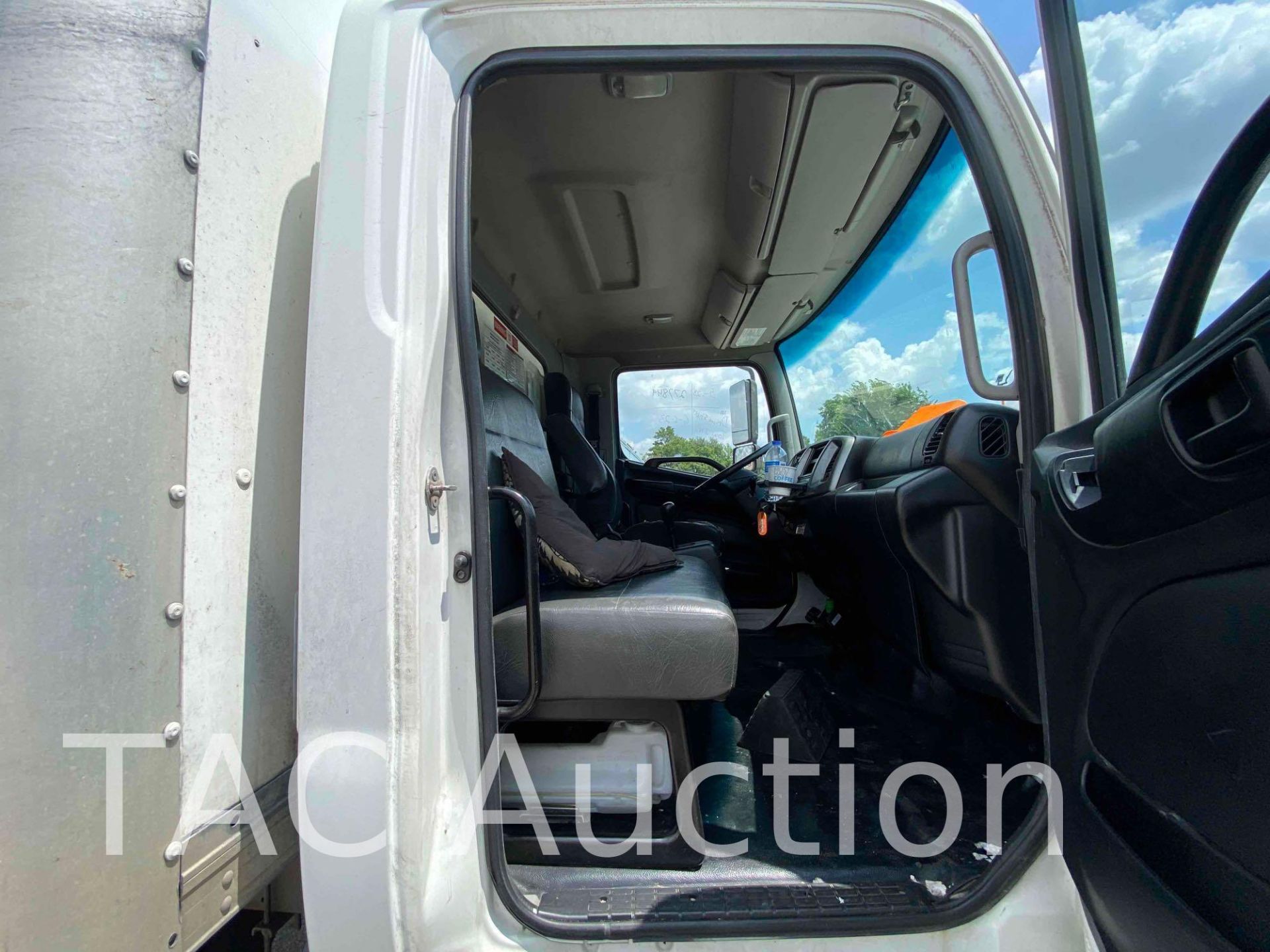 2016 Hino 268 26ft Box Truck - Image 40 of 70