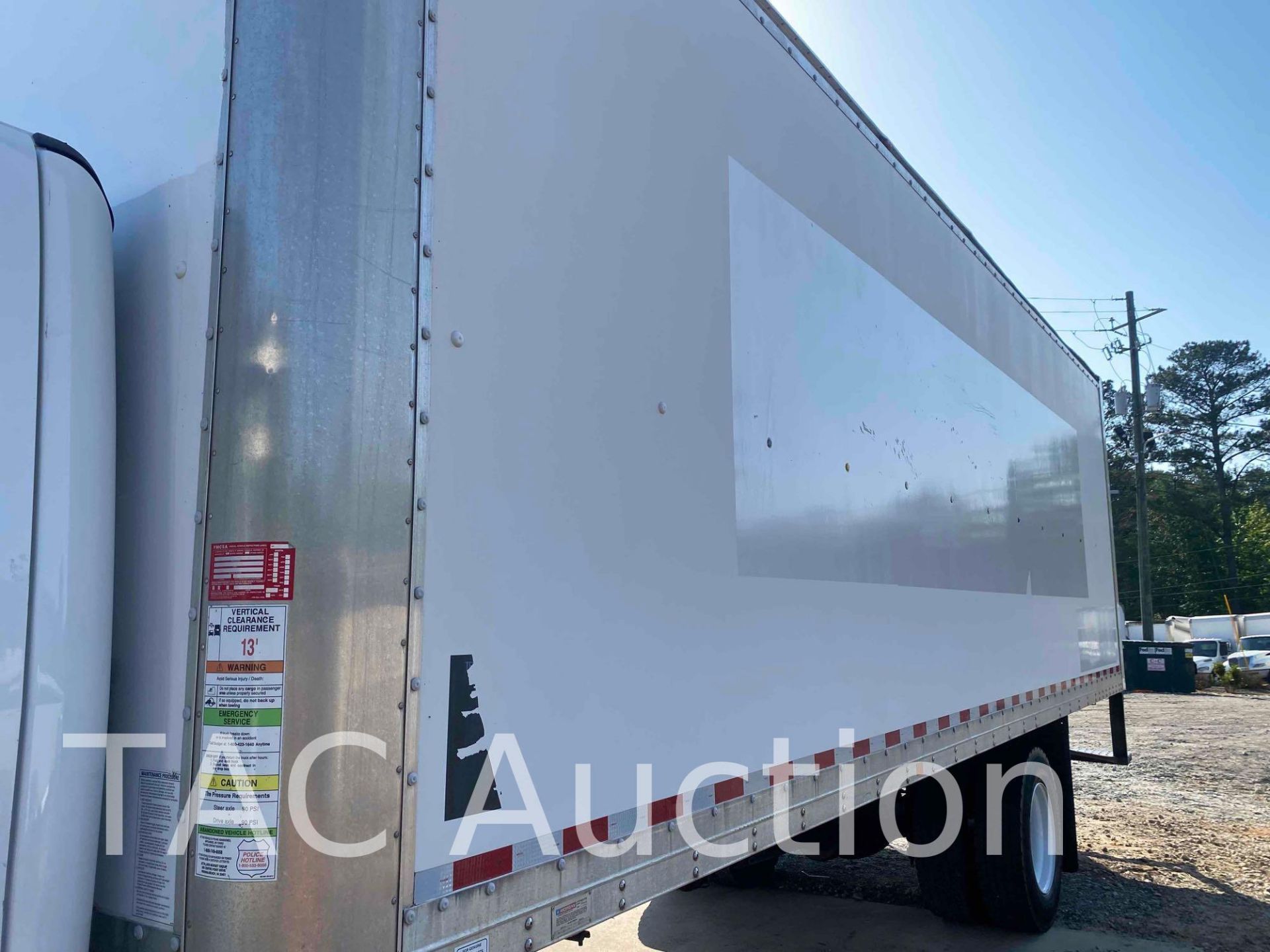 2016 Freightliner M2106 26ft Box Truck - Image 23 of 61