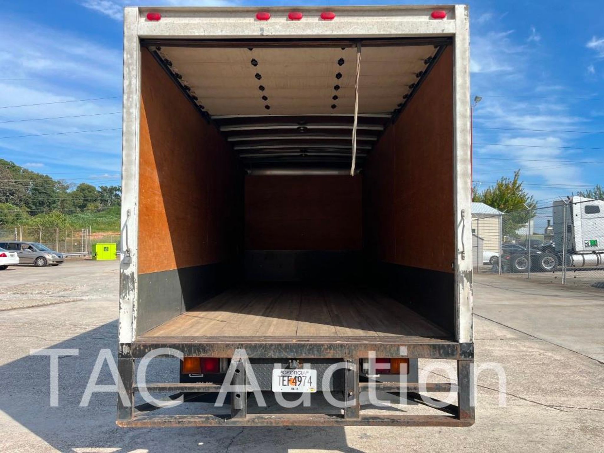 2012 Mitsubishi FUSO FEC72S 19ft Box Truck - Image 8 of 45