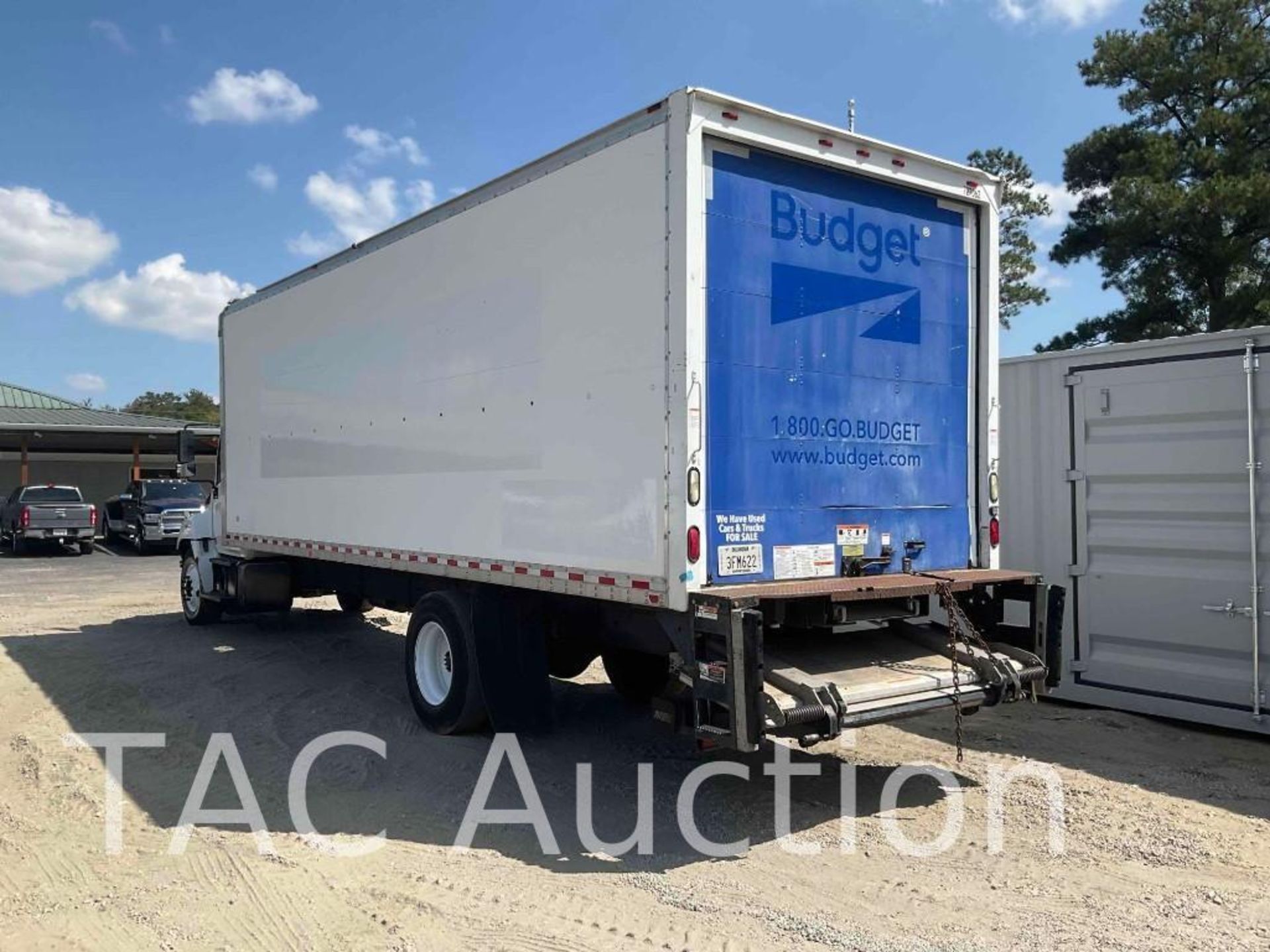 2017 Hino 268 26ft Box Truck - Image 4 of 36
