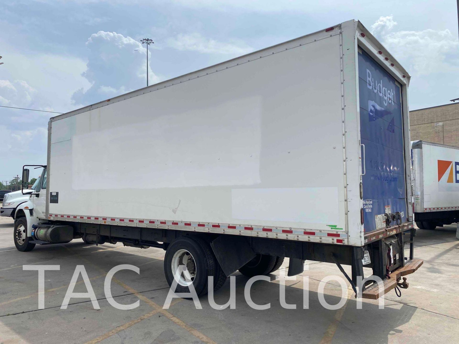 2017 International Durastar 4300 26ft Box Truck - Image 4 of 63