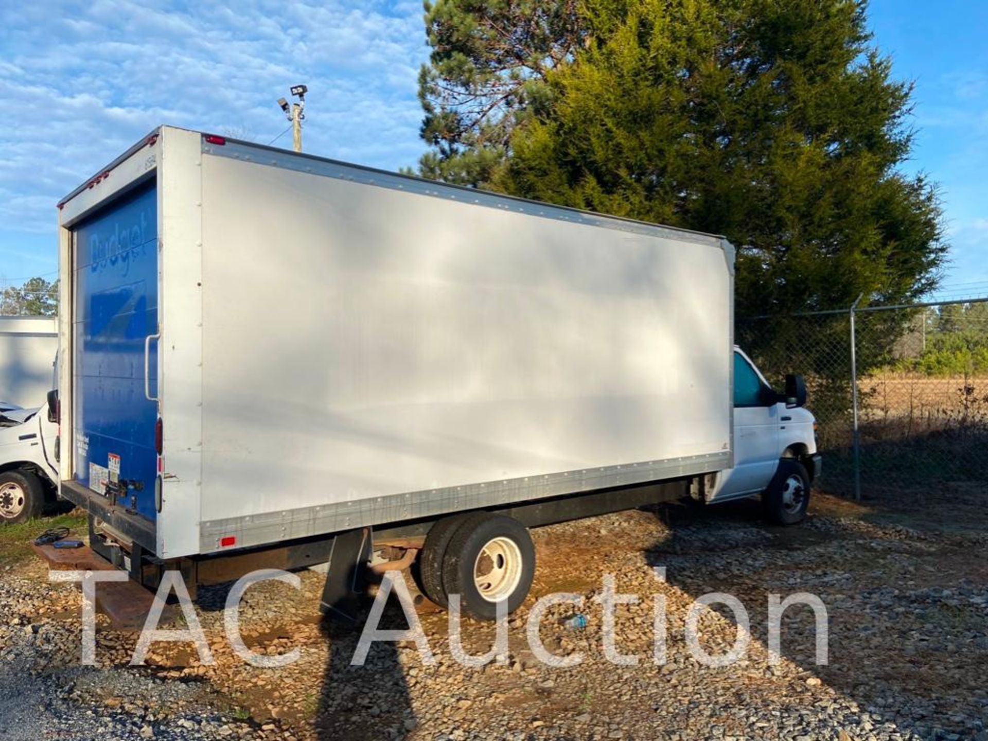 2016 Ford E-350 16ft Box Truck - Image 7 of 75