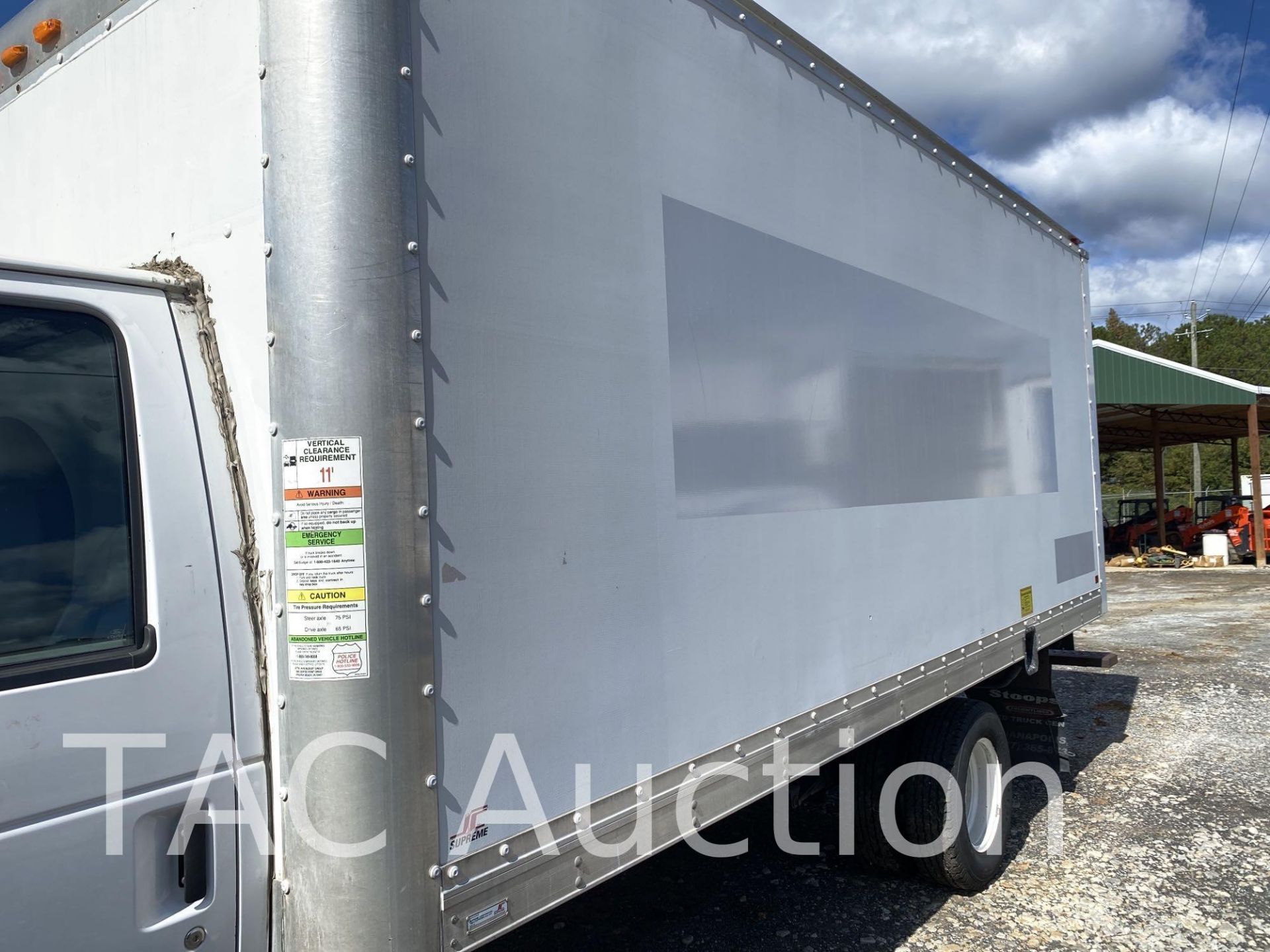 2015 Ford Econoline E-350 16ft Box Truck - Image 28 of 52