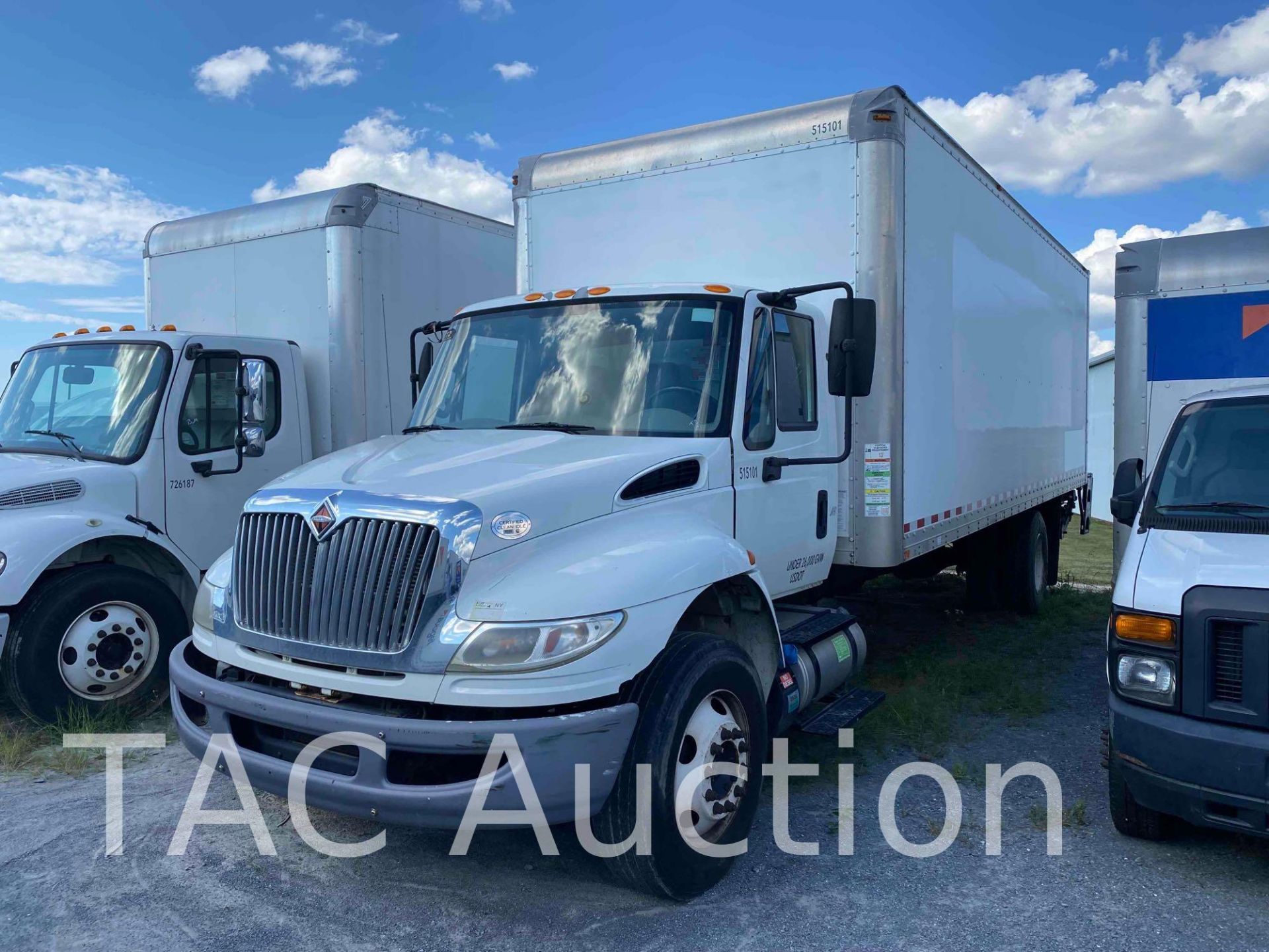 2016 International 4300 Durastar 26ft Box Truck