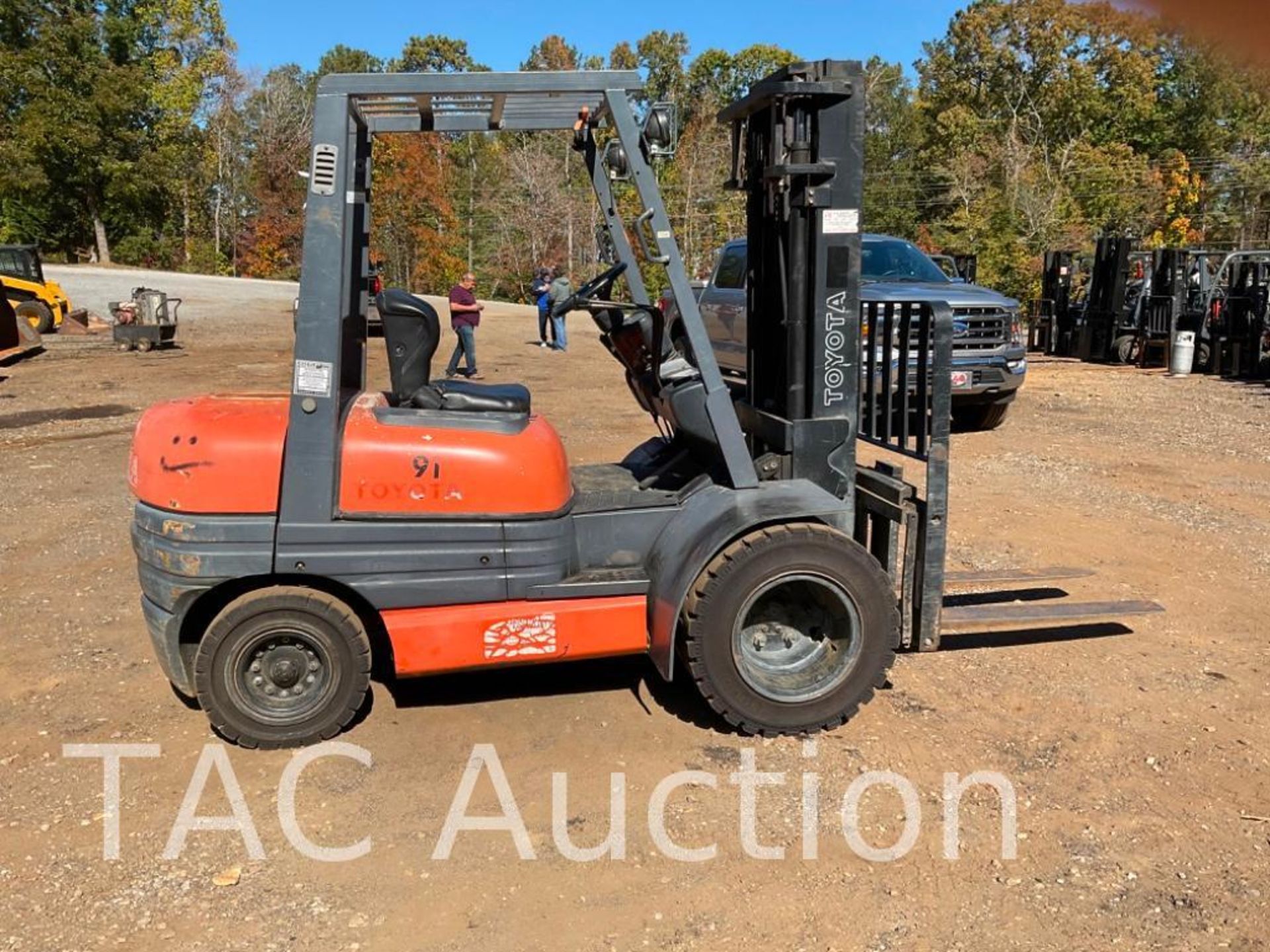 Toyota 62-6FDU30 6000lb Forklift - Image 6 of 25