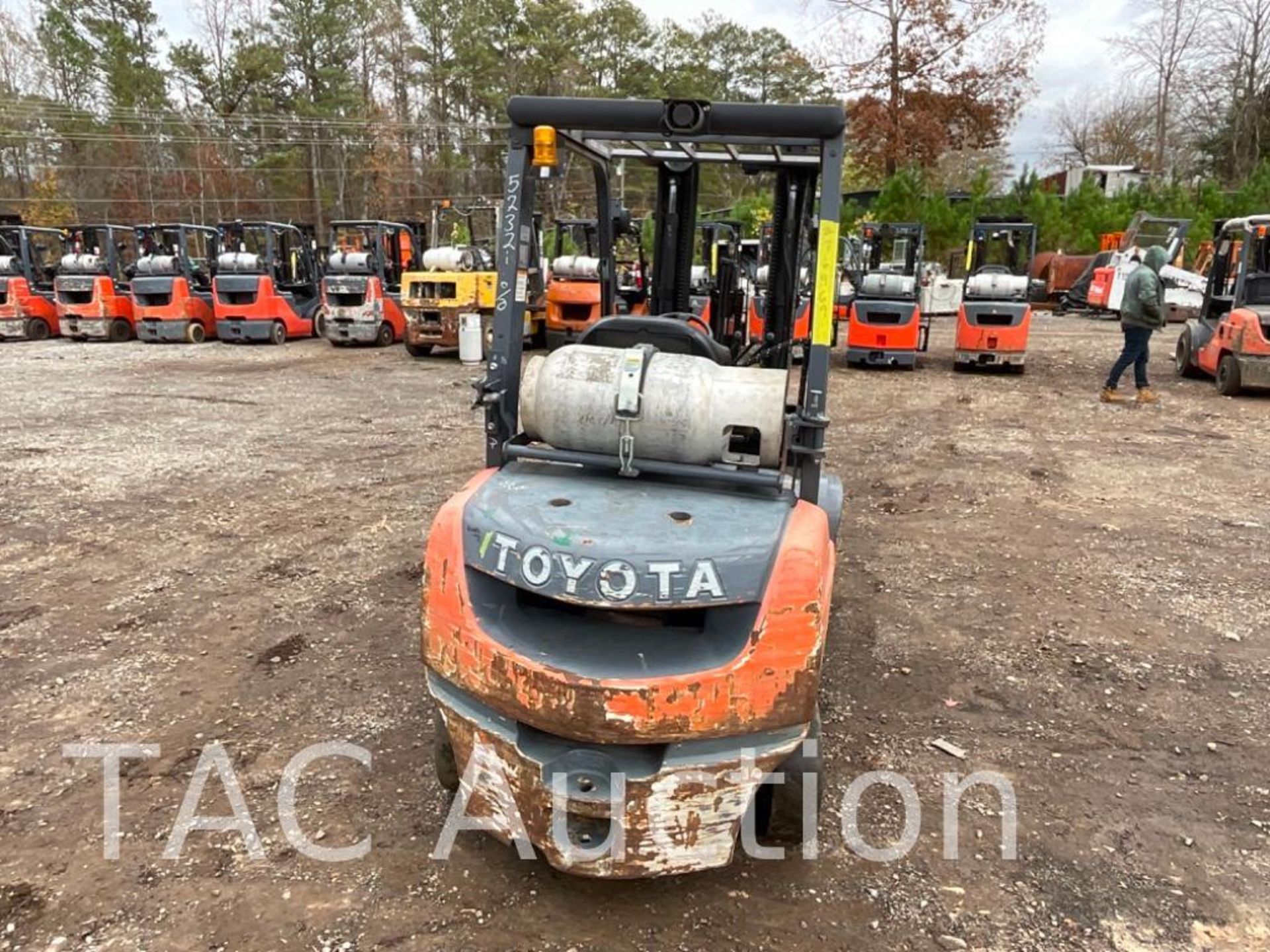 Toyota 8FGU25 5,000lb Forklift - Image 4 of 18