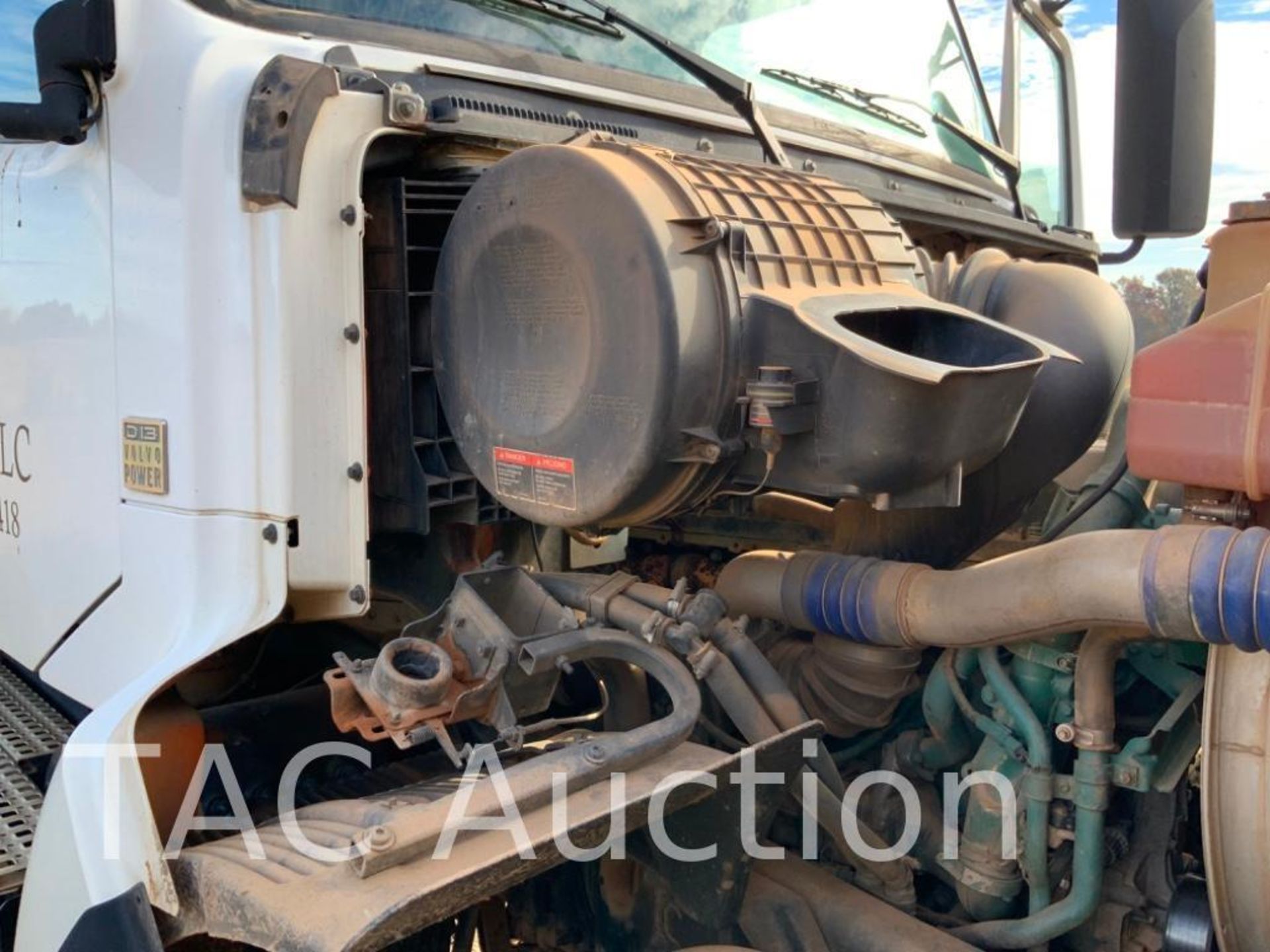 2013 Volvo VHD Dump Truck - Image 34 of 57