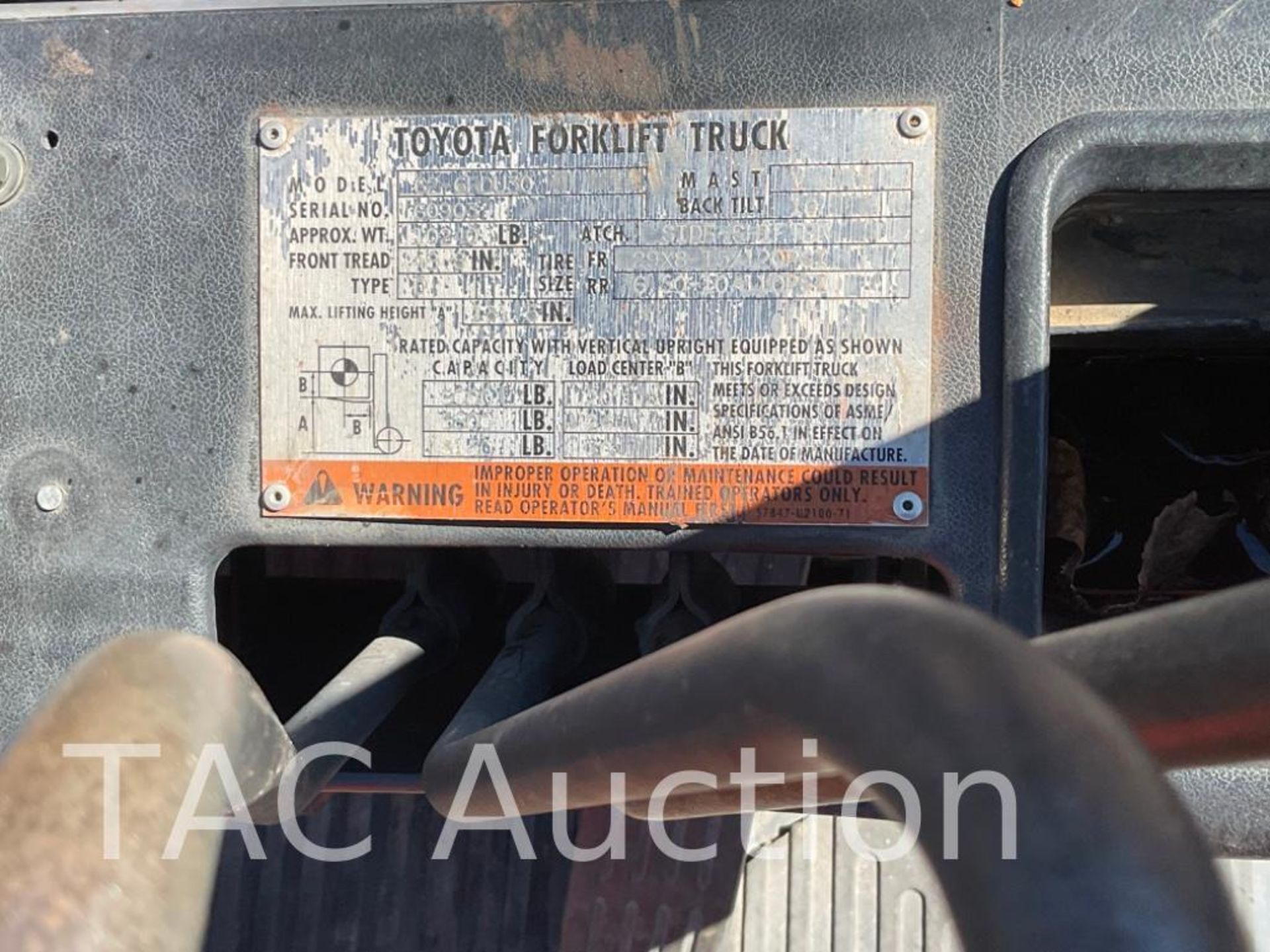 Toyota 62-6FDU30 6000lb Forklift - Image 25 of 25