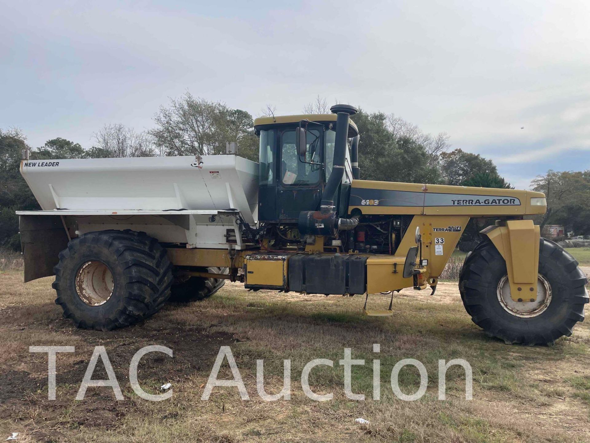 2004 AG-CHEM Terra Gator 6103 Chemical Applicator - Image 6 of 33