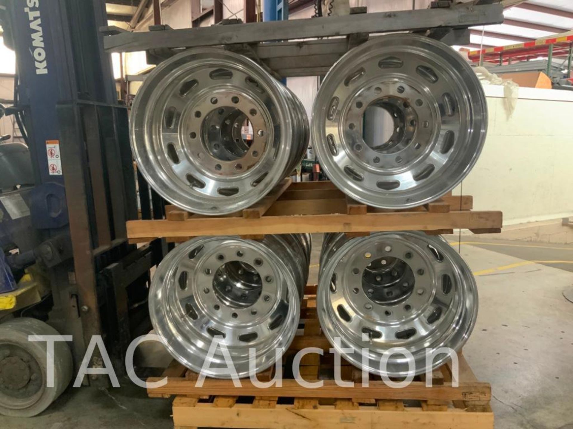 New (16) Accuride Aluminum Wheels 8.25X22.5 - Image 3 of 3