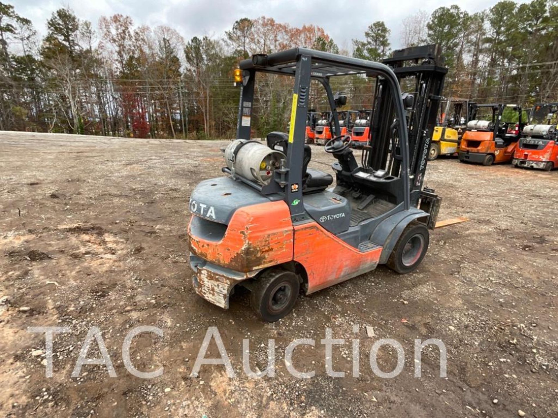 Toyota 8FGU25 5,000lb Forklift - Image 5 of 18