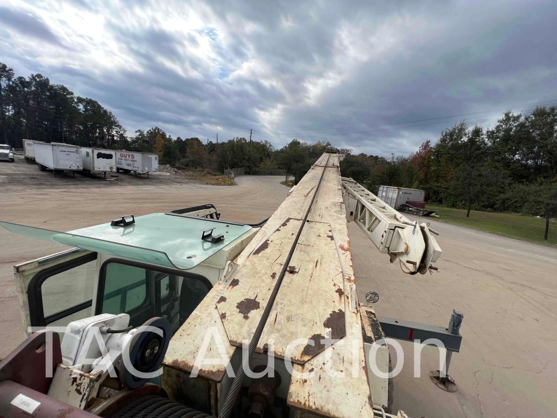 1999 Lorain RT230 28 Ton Rough Terrain Crane - Image 25 of 35