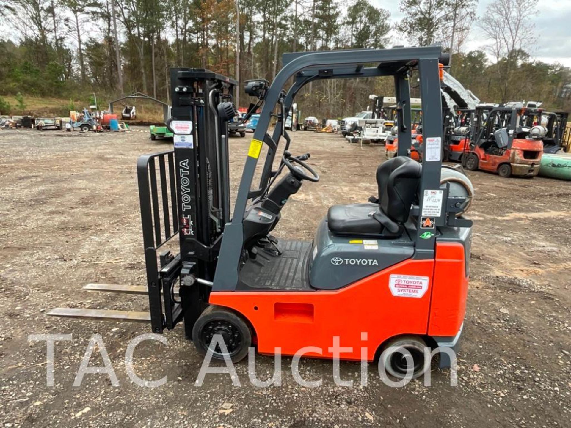 Toyota 8FGCU15 3,000lb Forklift - Image 2 of 21